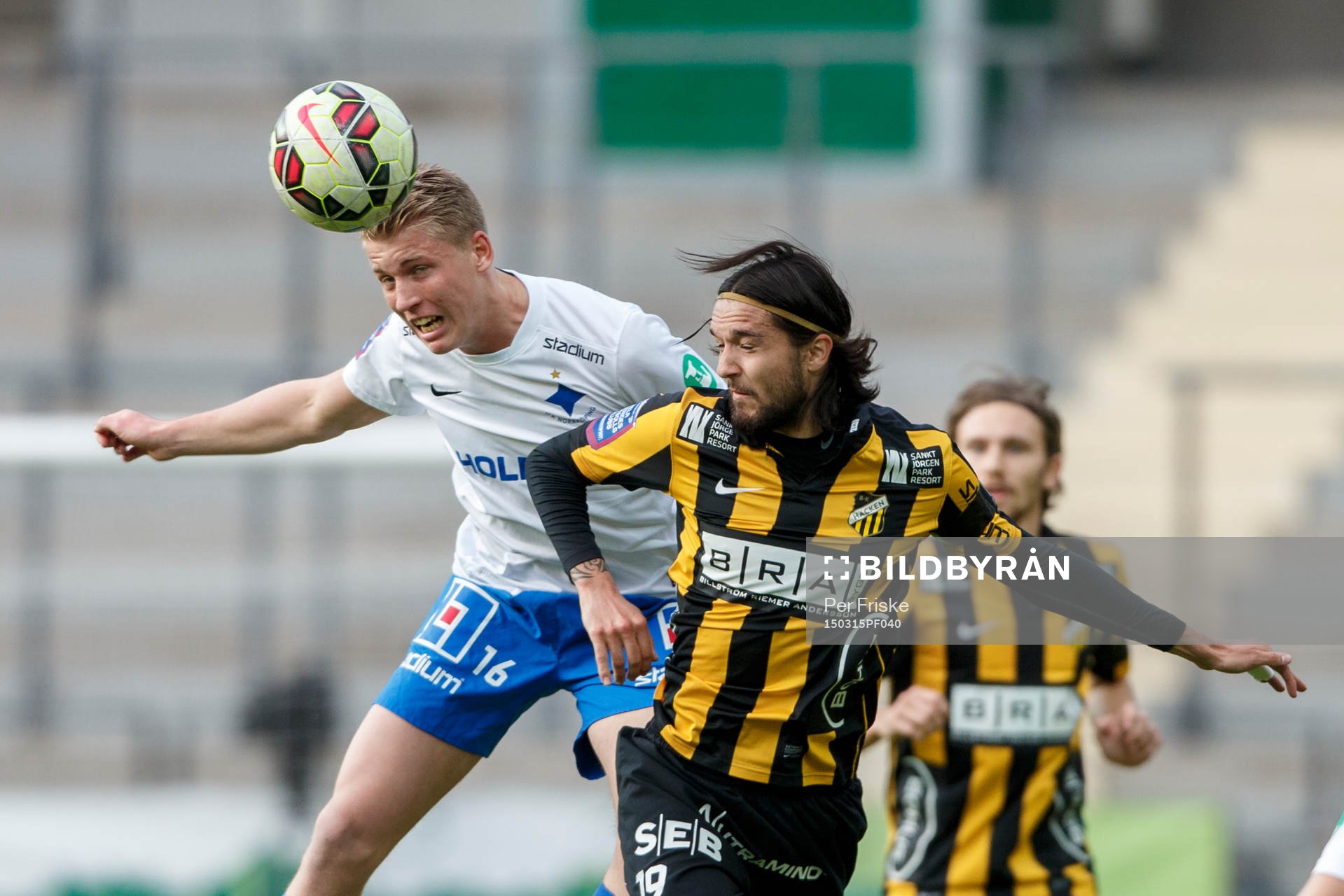 Norrköpings Joel Enarsson och Häckens Leonard Zuta