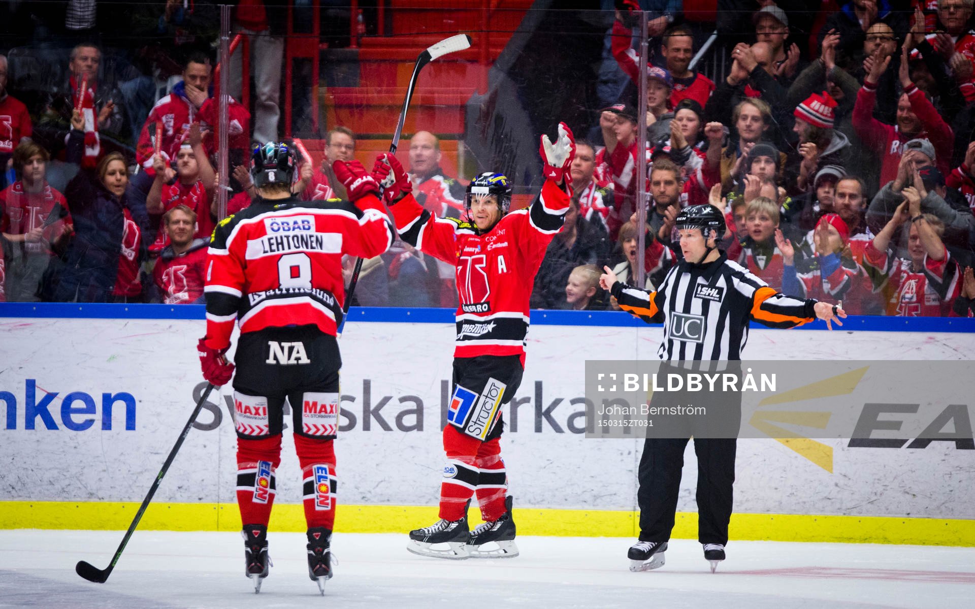 Örebros Brian Willsie gör 2-4 och jublar med Mikko