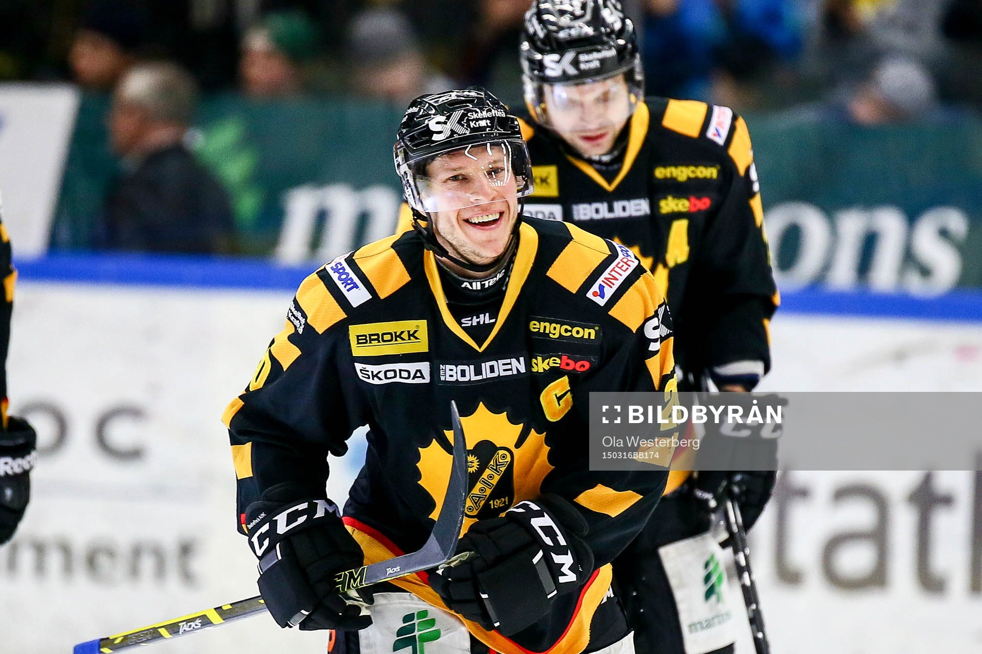 Skellefteås Erik Forssell  och Janne Pesonen jublar