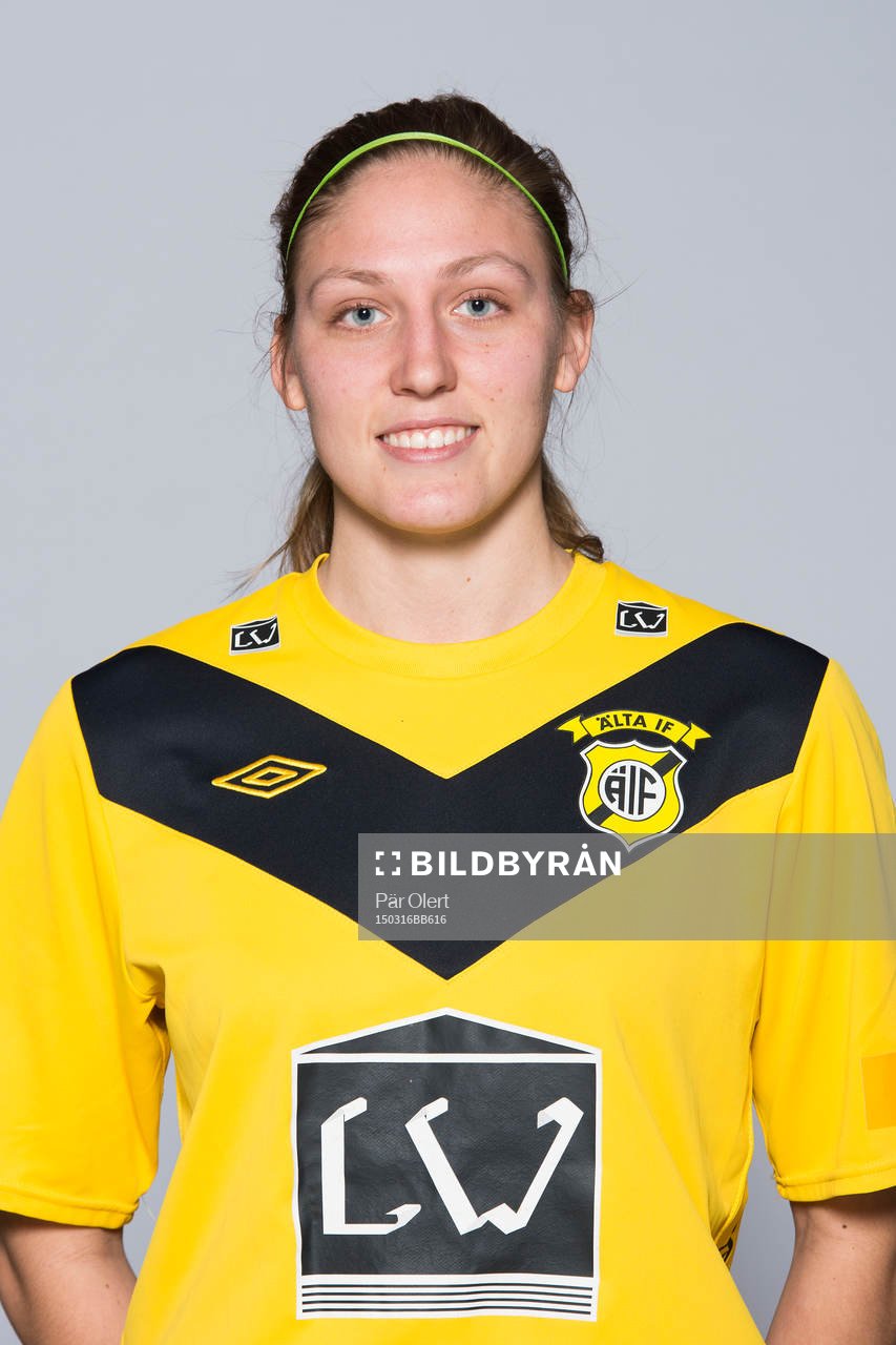 Malin Sandin, Älta, poserar för ett porträtt den 16 mars 2015 i Stockholm.