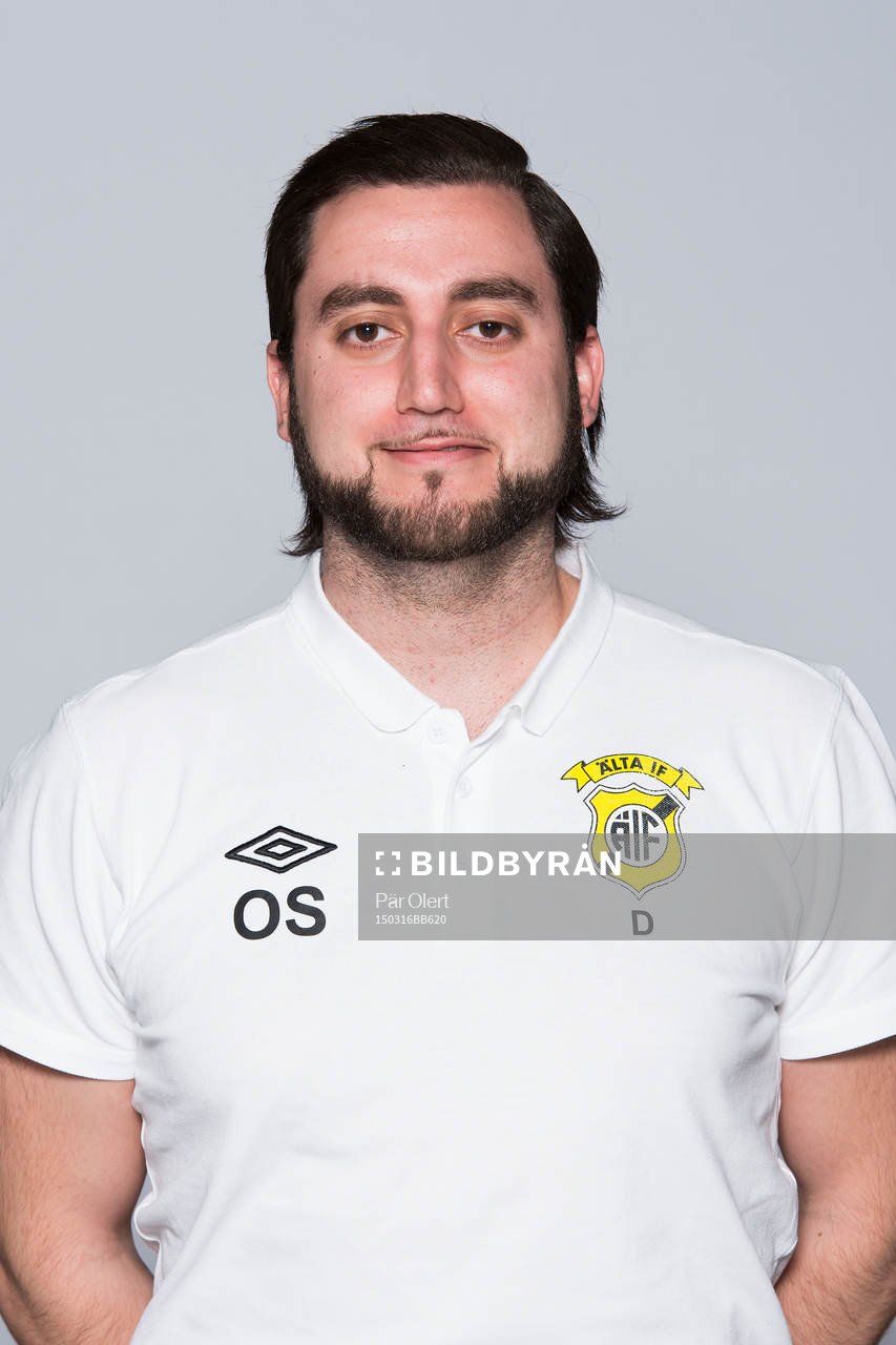 Omid Sulefani, tränare Älta, poserar för ett porträtt den 16 mars 2015 i Stockholm.