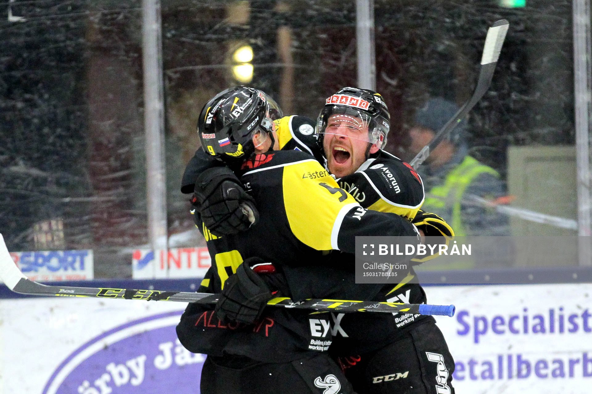 Västerås Stefan Gråhns (h) jublar