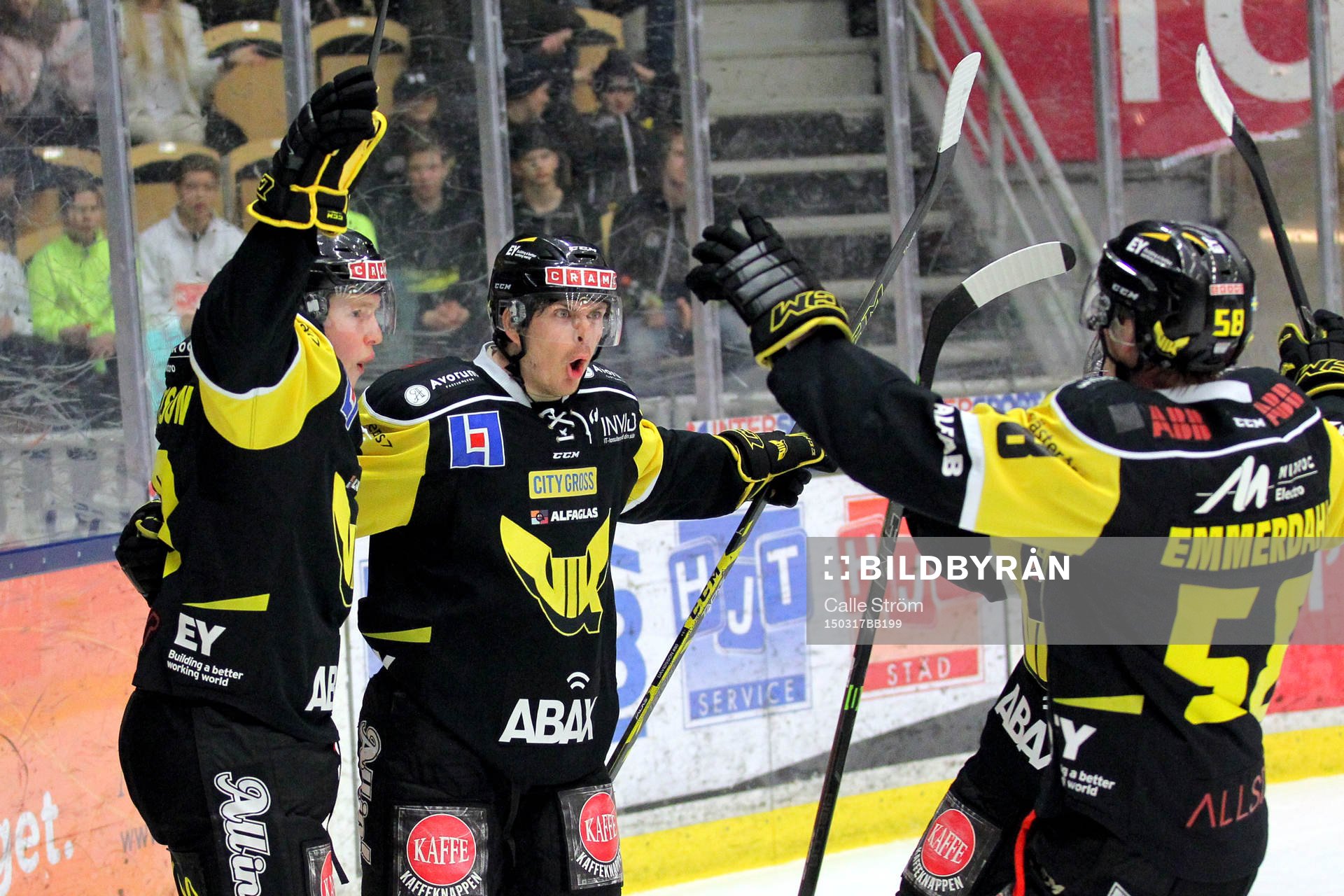 Västerås Erik Andersson (v) jublar