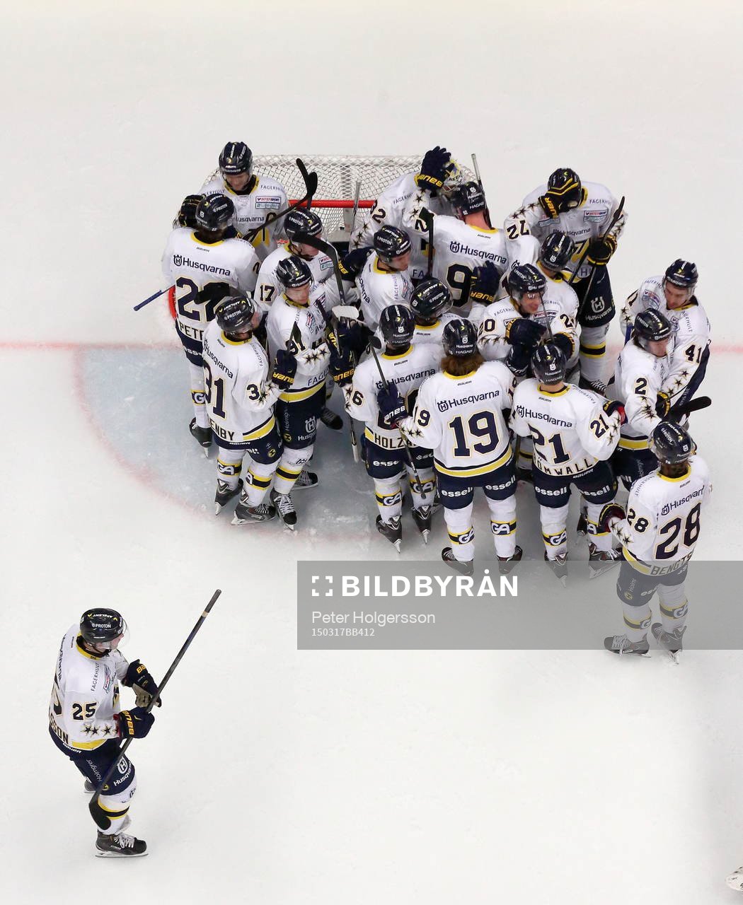HV71 tackar målvakt Gustaf Wesslau
