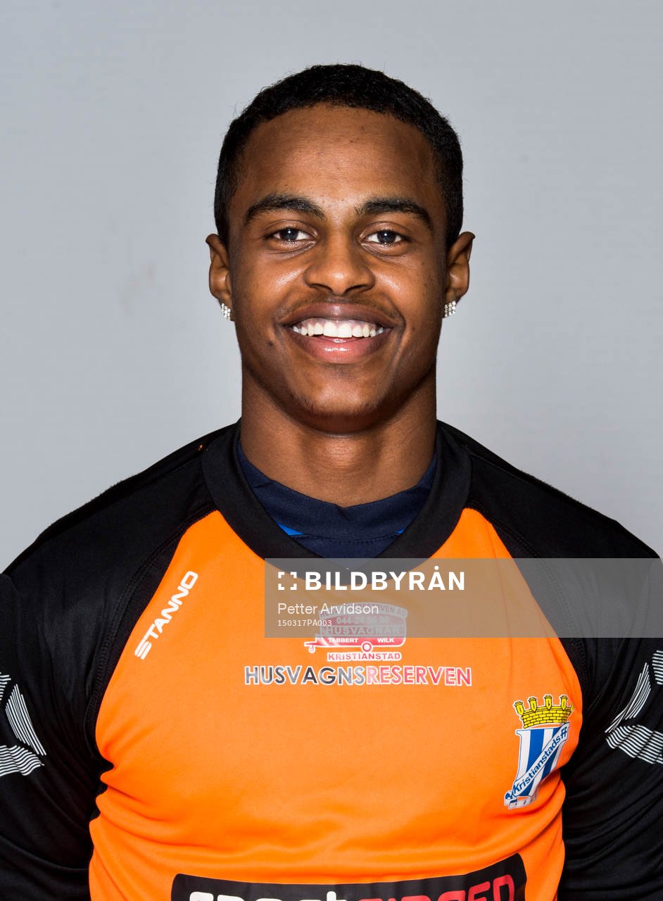 Kristianstads Nahom GIrmai poserar för ett porträtt under en fotografering den 17 mars 2015 i Kristianstad.