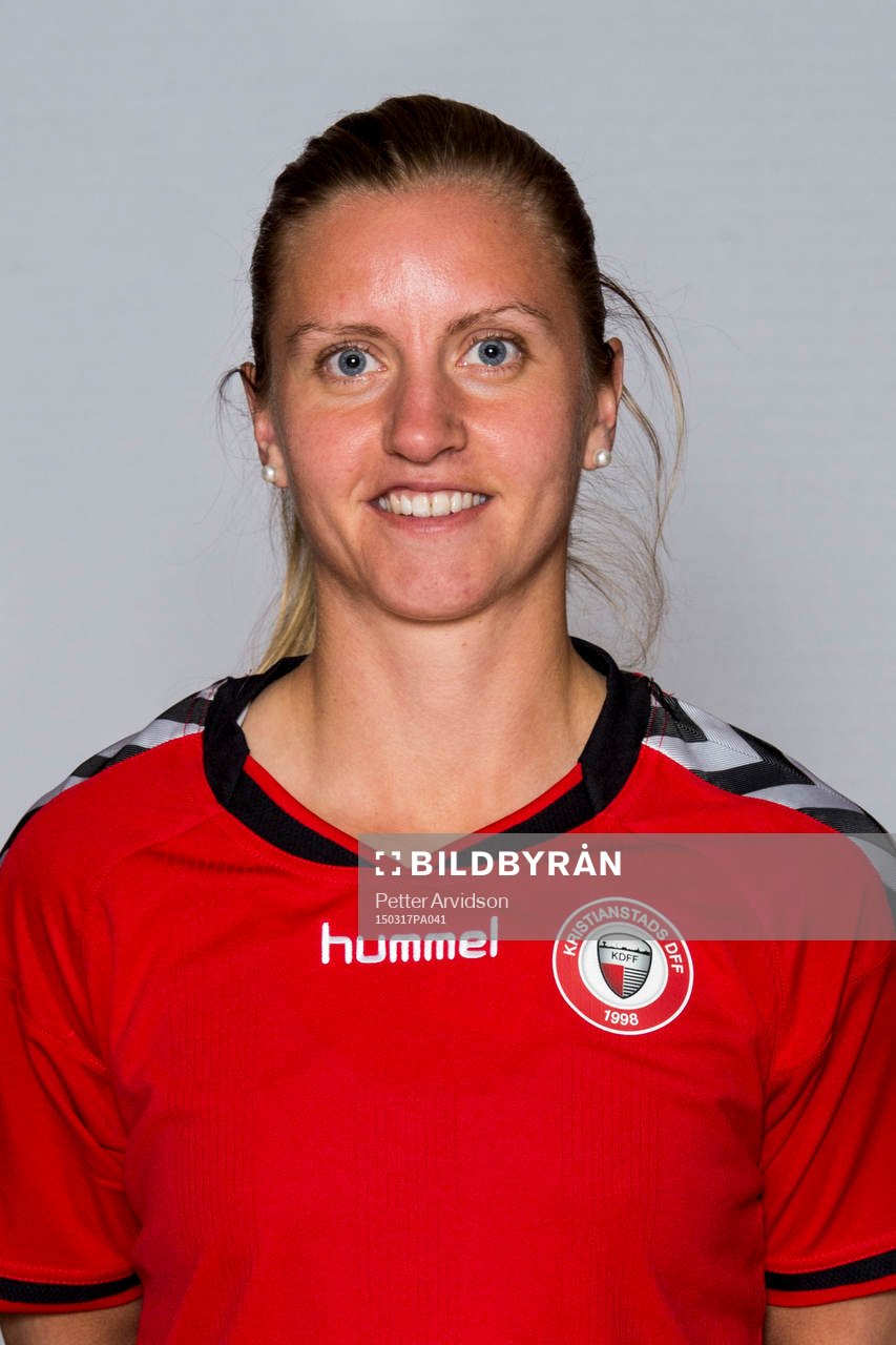 Kristianstads Gudny Björk Odinsdottir poserar för ett porträtt under en fotografering den 17 mars 2015 i Kristianstad.