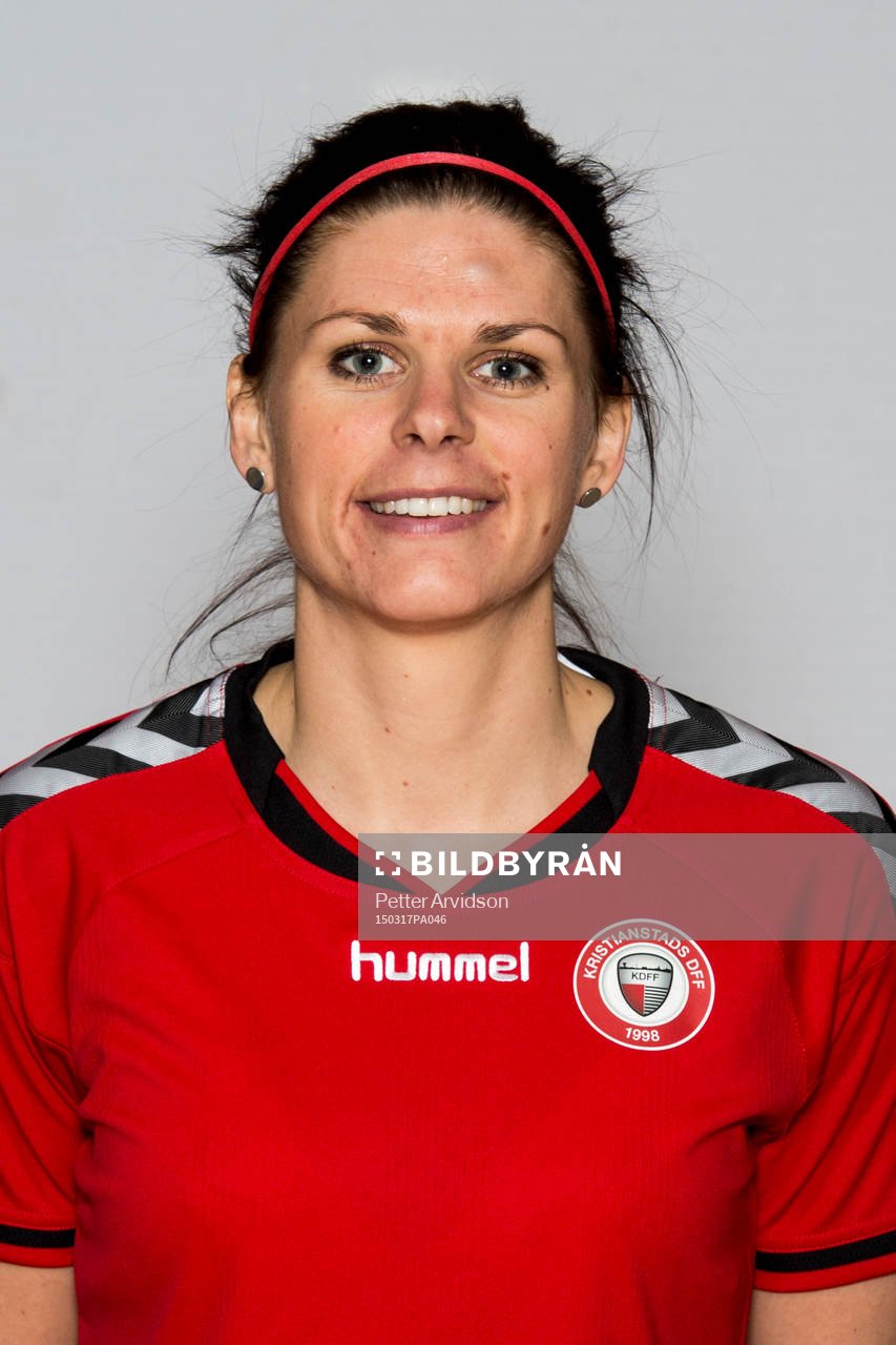 Kristianstads Susanne Moberg poserar för ett porträtt under en fotografering den 17 mars 2015 i Kristianstad.