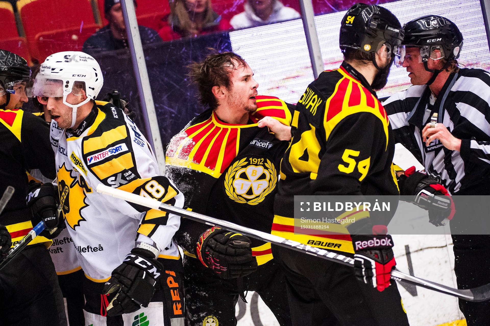 Brynäs Tim Wallace i bråk