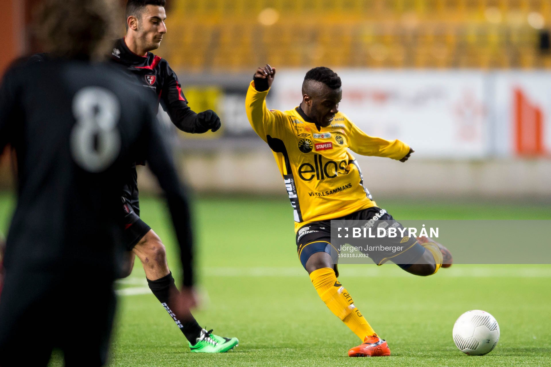 Elfsborgs Jama Makindo och Trollhättans Gabriel Bilan