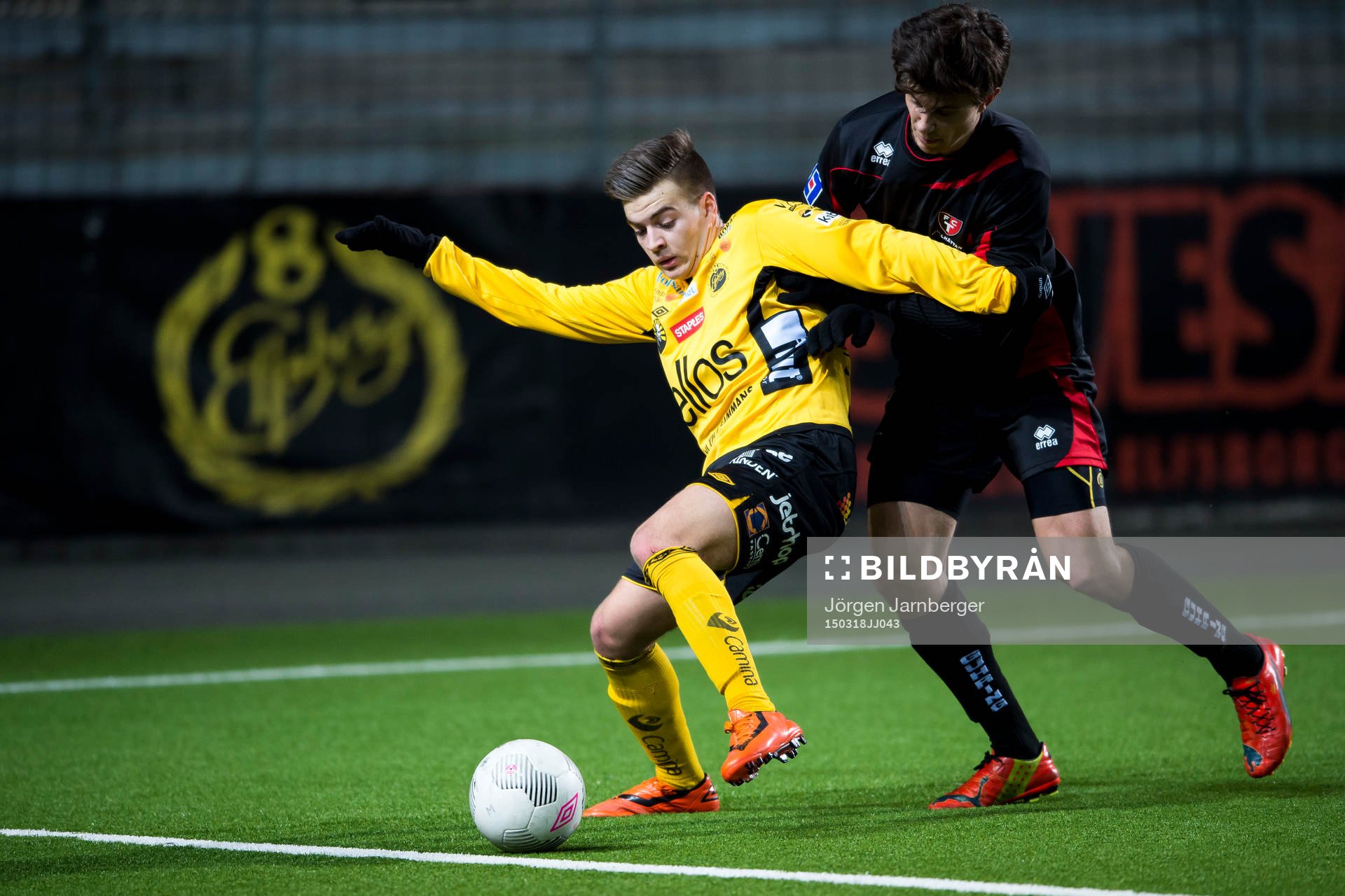 Kamp mellan Elfsborgs Oscar Berntsson och Trollhättans