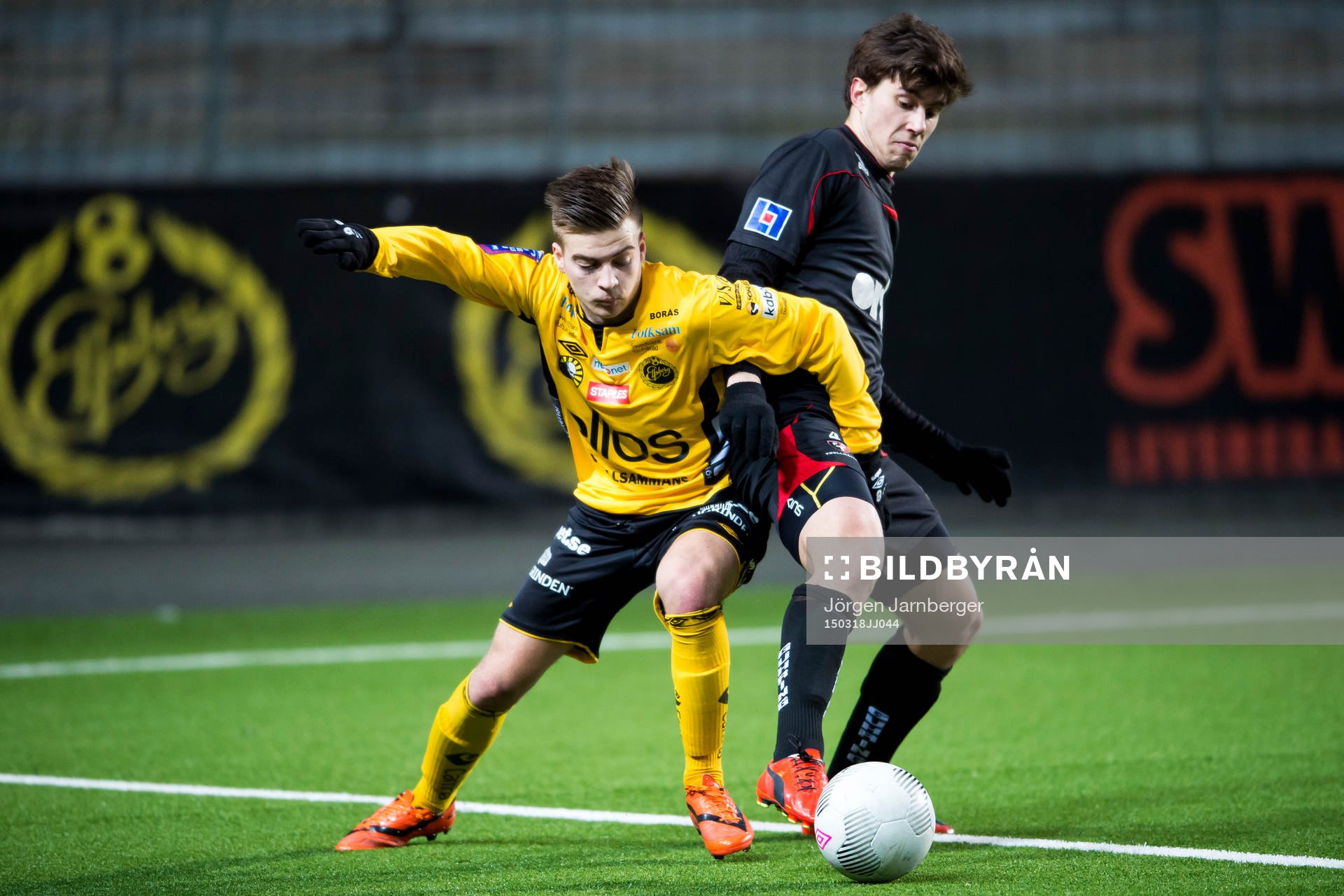 Kamp mellan Elfsborgs Oscar Berntsson och Trollhättans