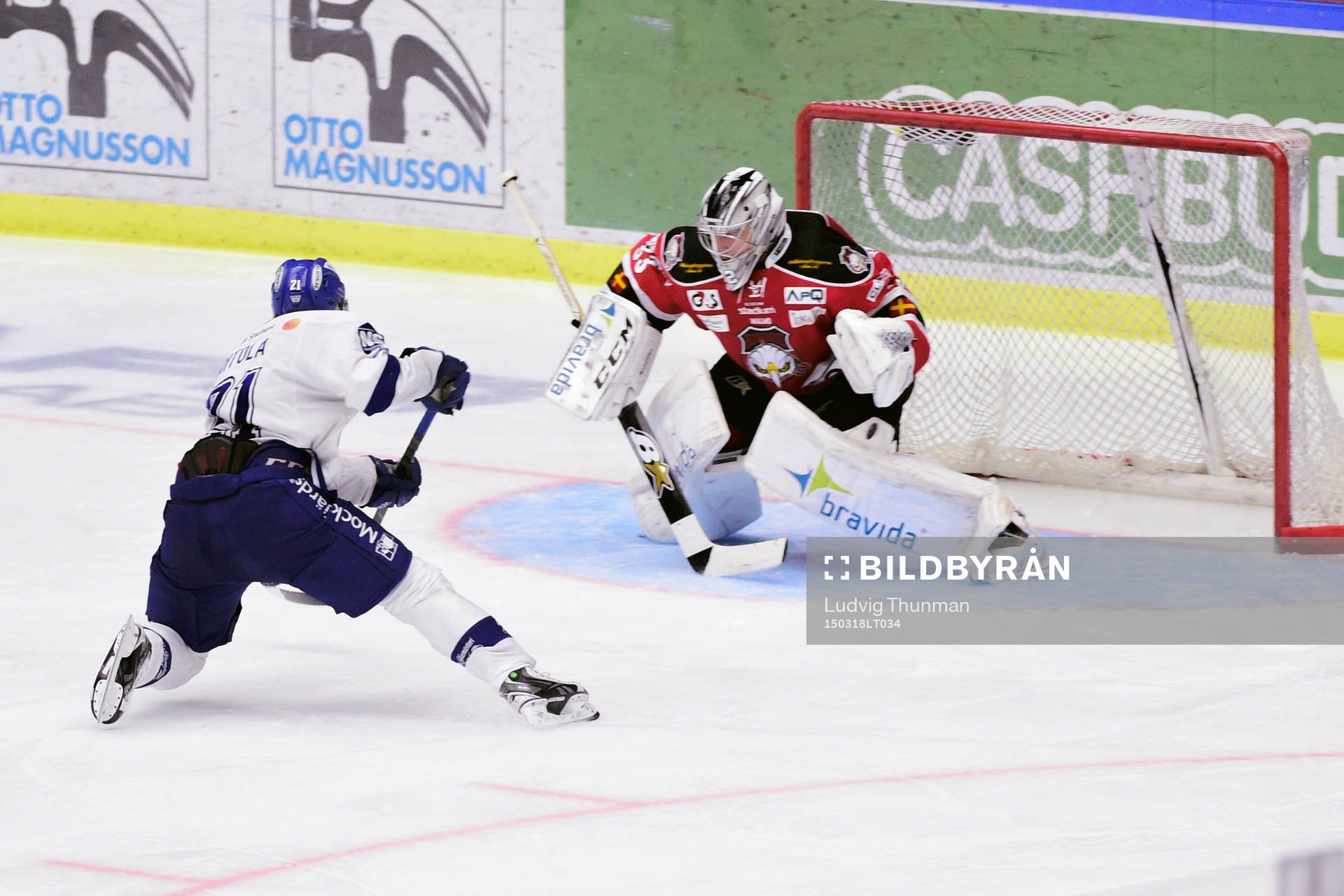 Leksands Mattias Ritola kommer fri mot Malmö Redhawks