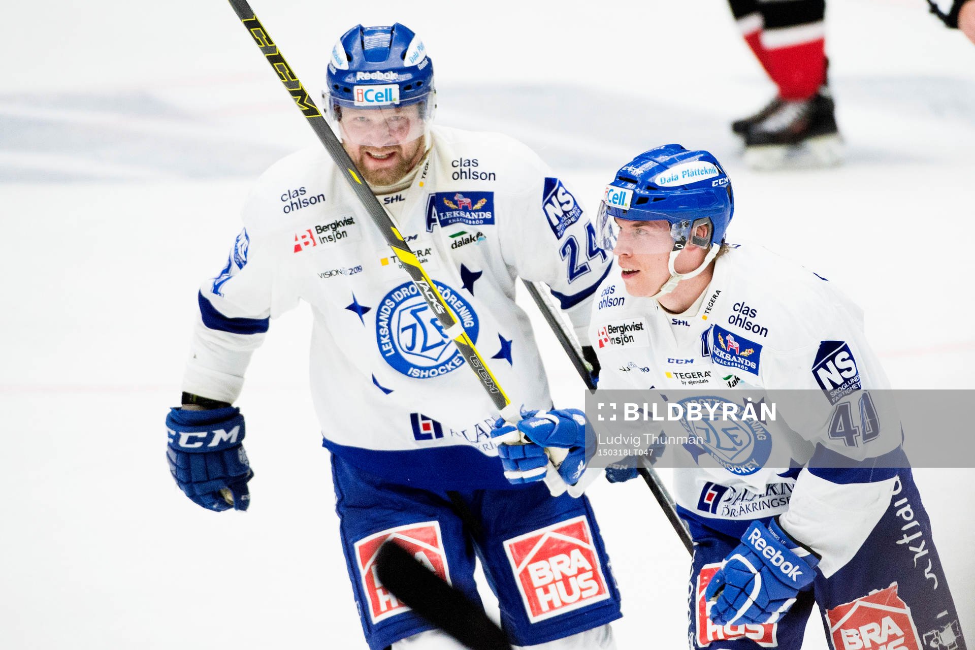 Leksands Tomi Sallinen firar 2-3 med Leksands Jonas Frögren