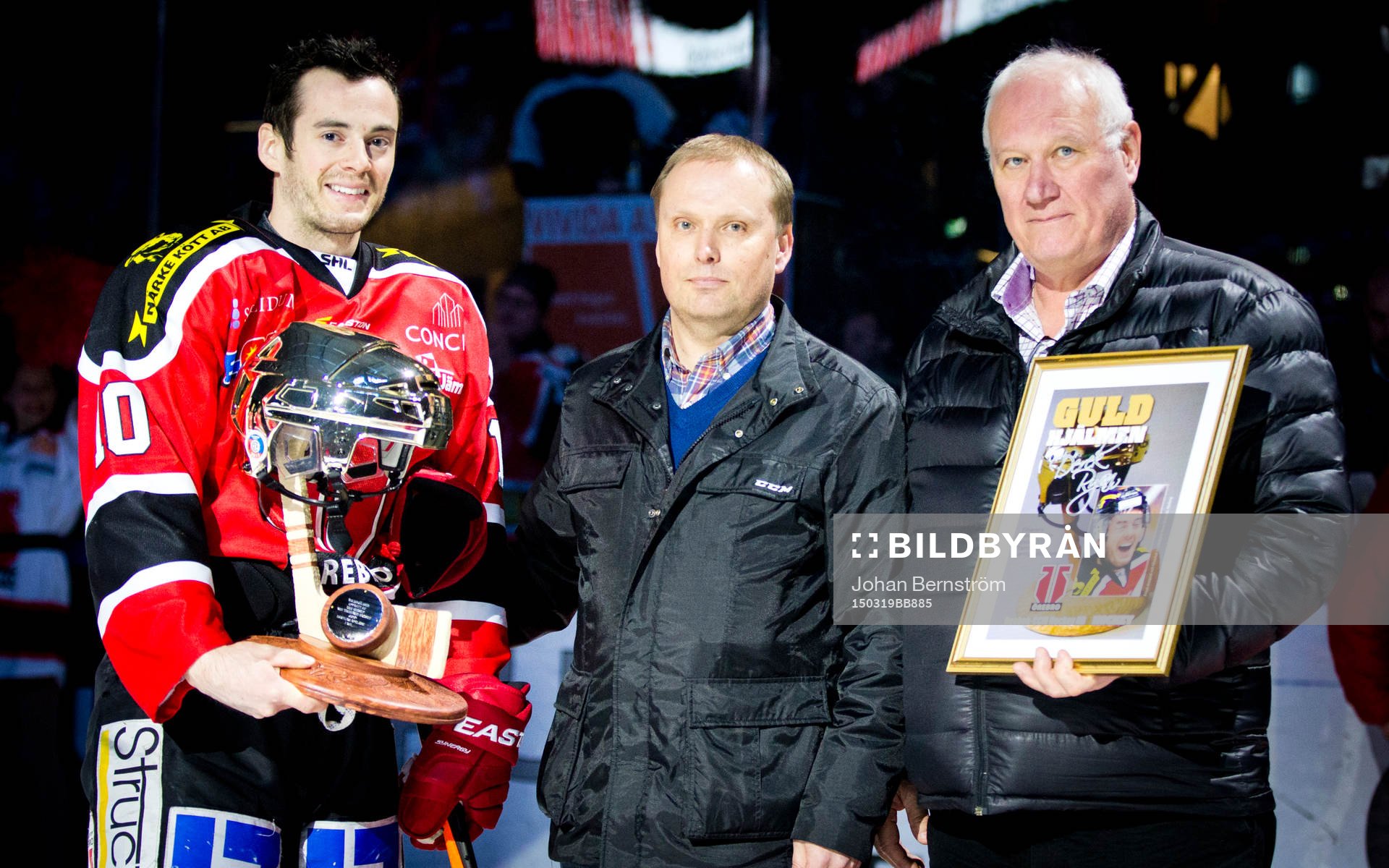 Örebros Derek Ryan blir tilldelad priset guldhjälmen för