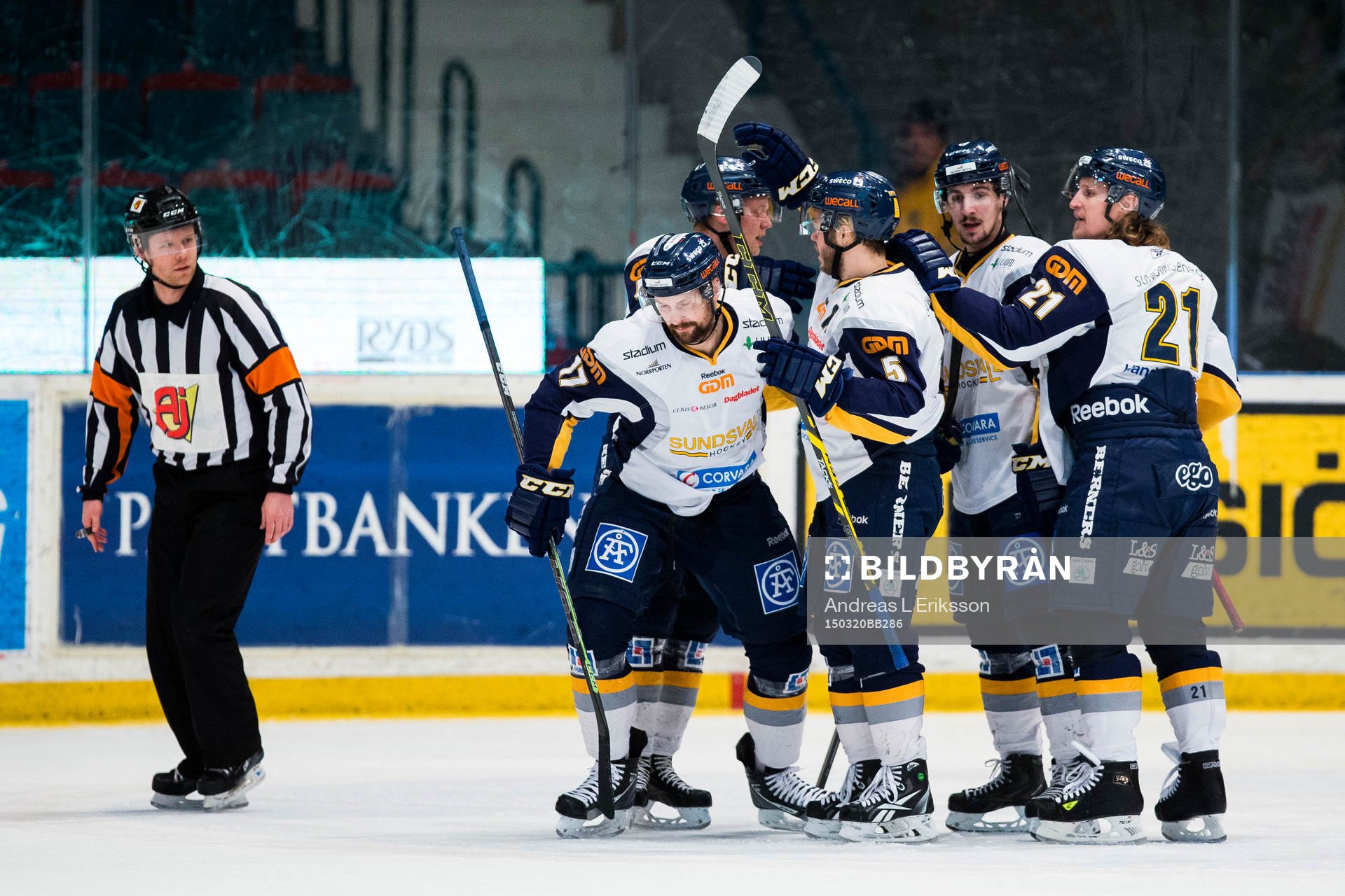 Sundsvalls Christoffer Kjaergaard (v) jublar