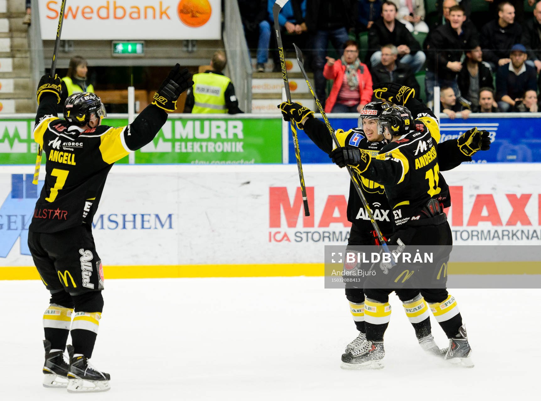 Västerås Nicholas Angell, Erik Andersson (h) firar Eddie
