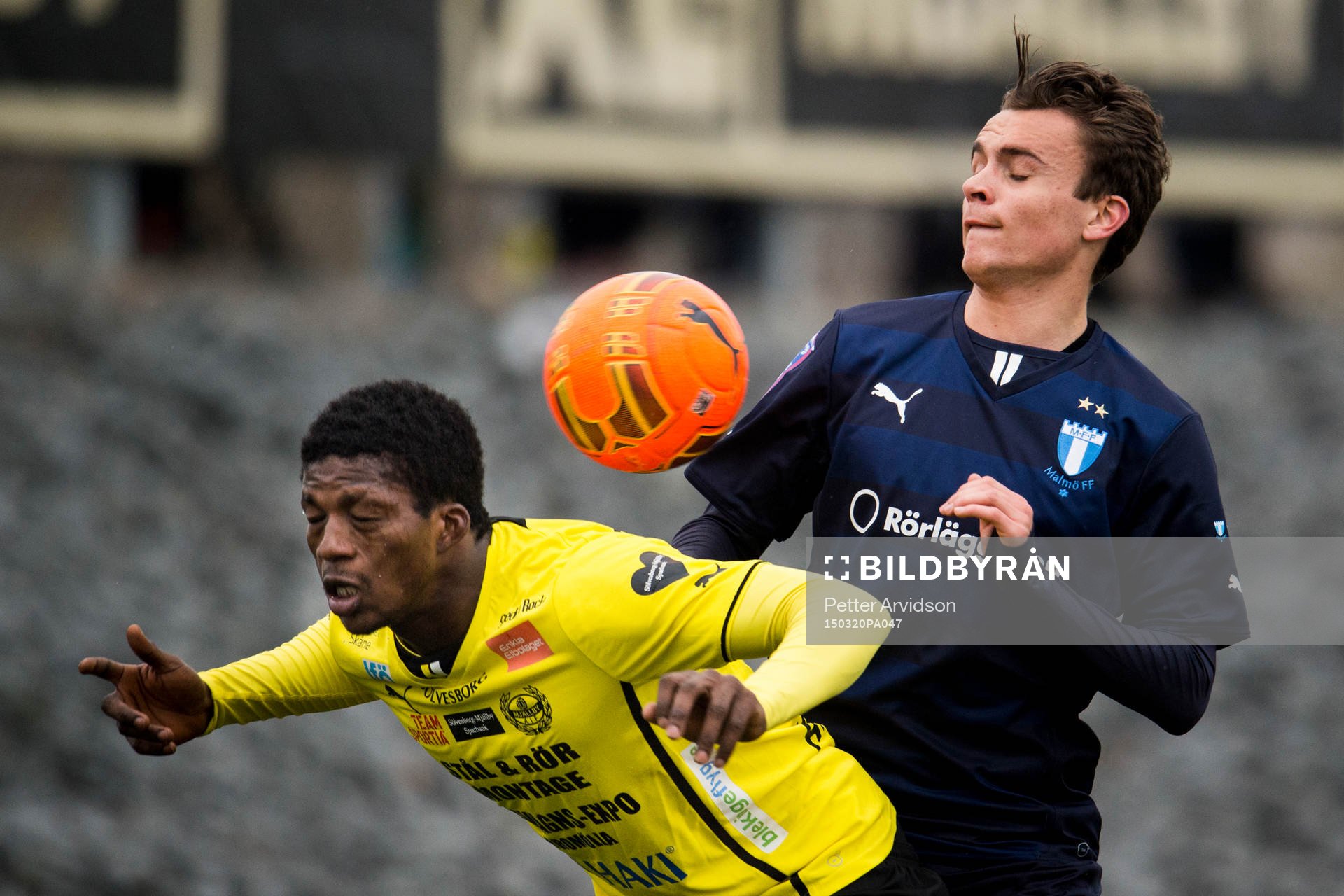 Malmö FFs Andreas Vindheim och Mjällbys Benjamin Fadi