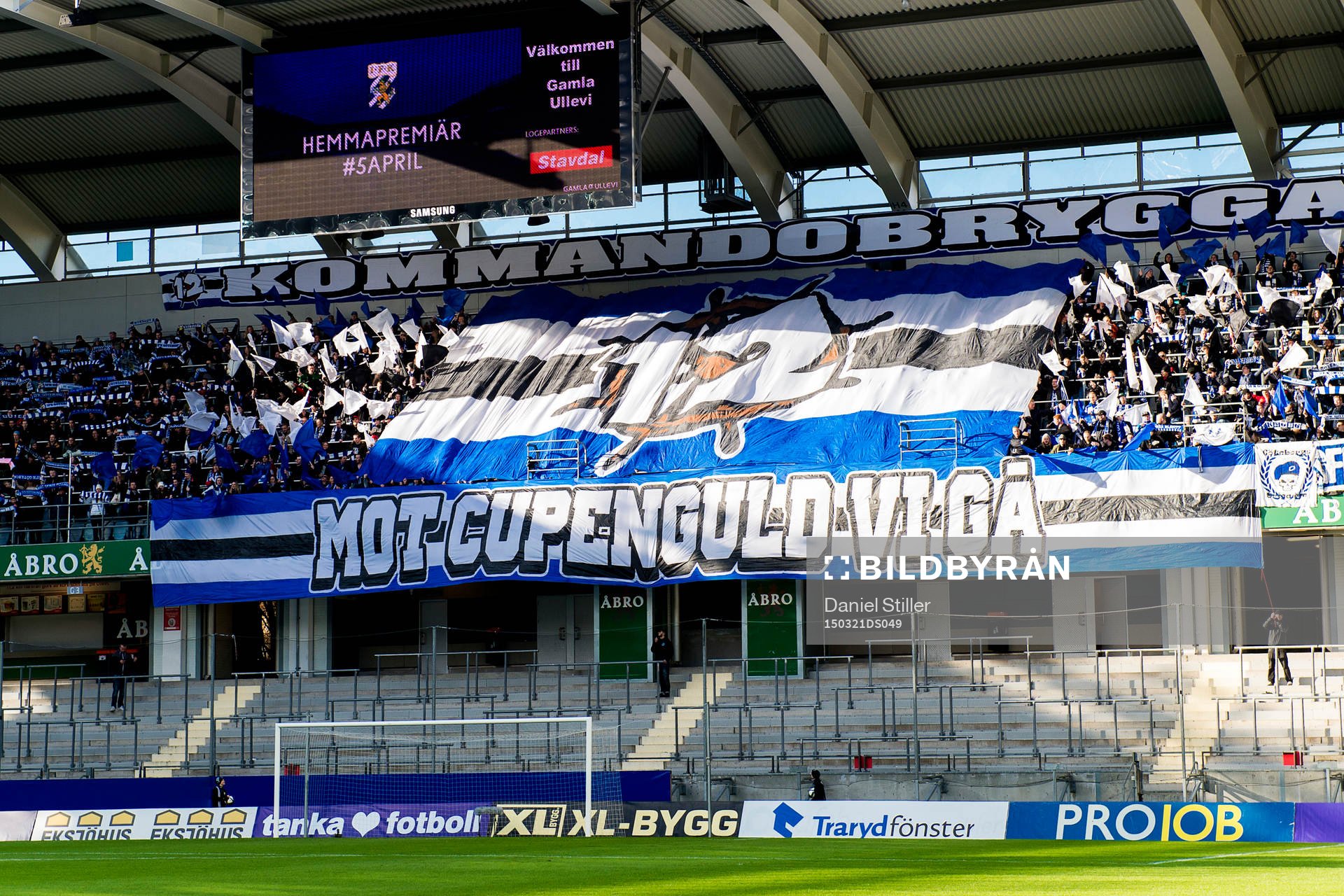 IFK Göteborgs tifo innan semifinalen i Svenska Cupen
