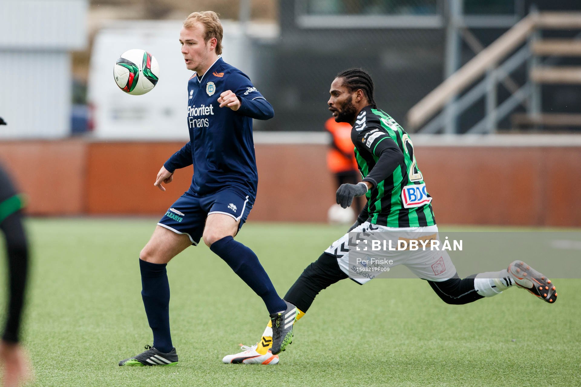 Utsiktens Joakim Edström och Gais Richard Ntomba Ekunde