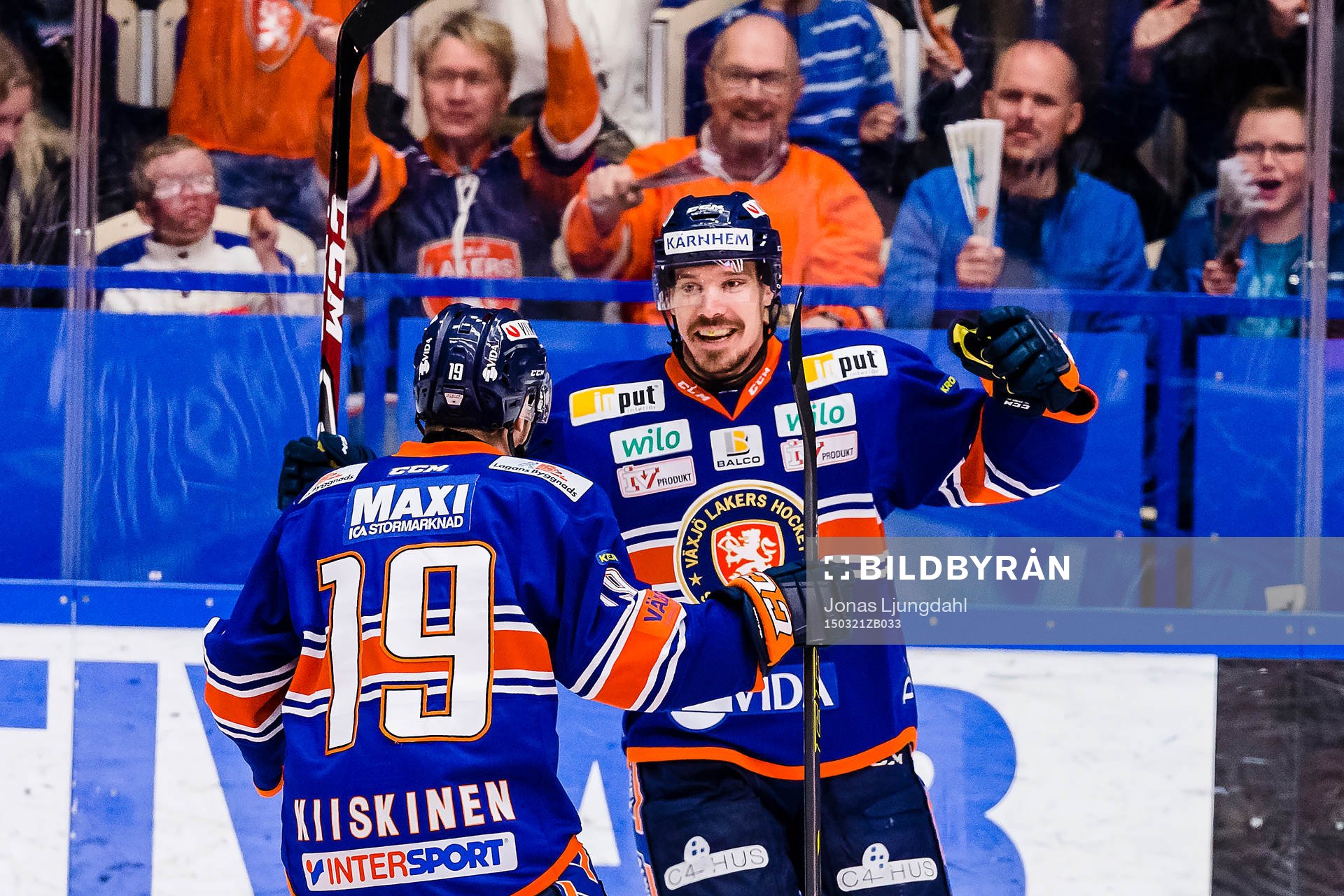 Växjös Teemu Laakso firas av Tuomas Kiiskinen