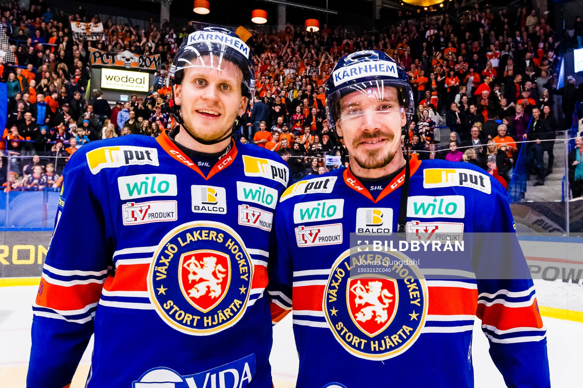 Växjös Jani Lajunen och Teemu Laakso firar