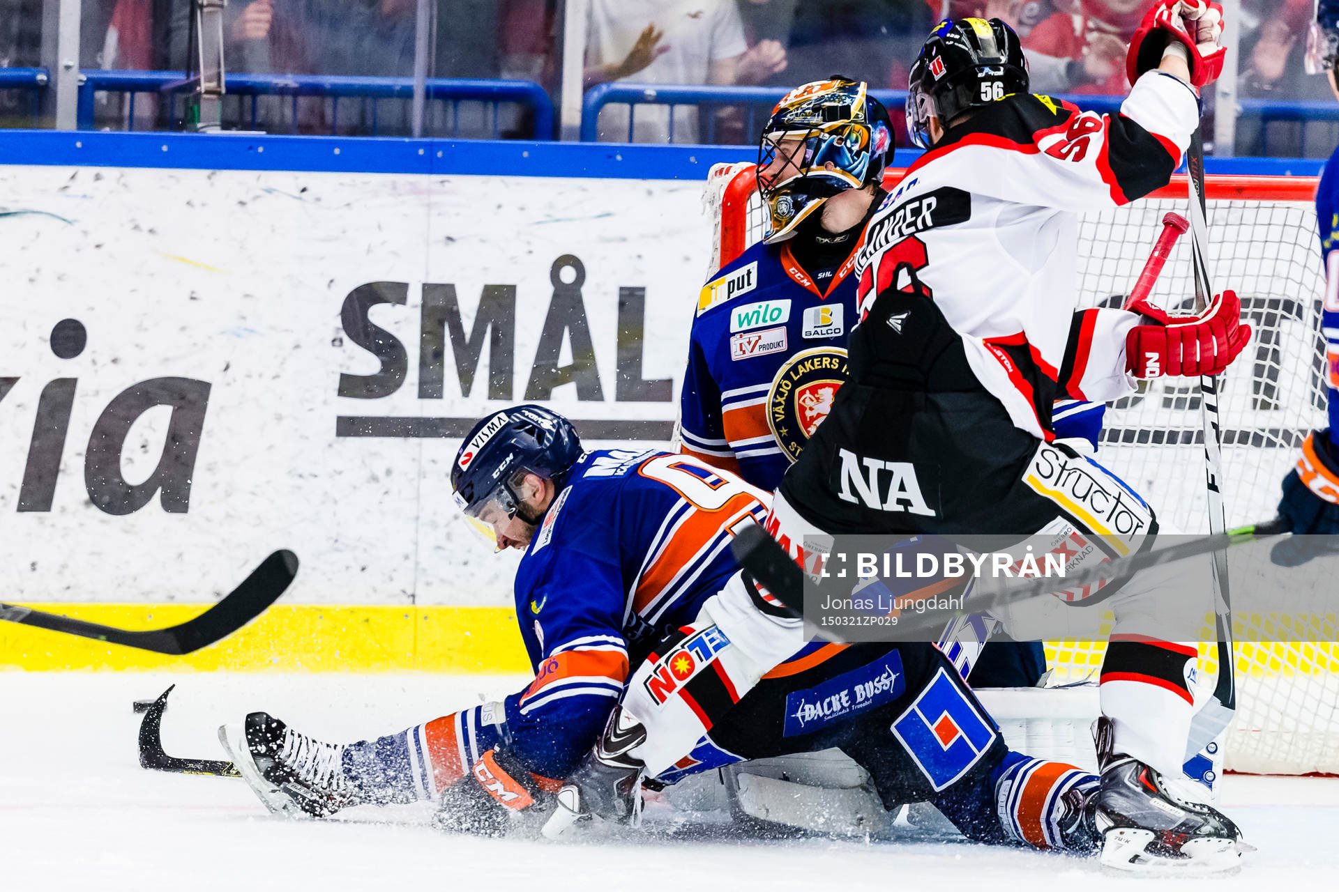 Växjös Josh Hennessy faller
