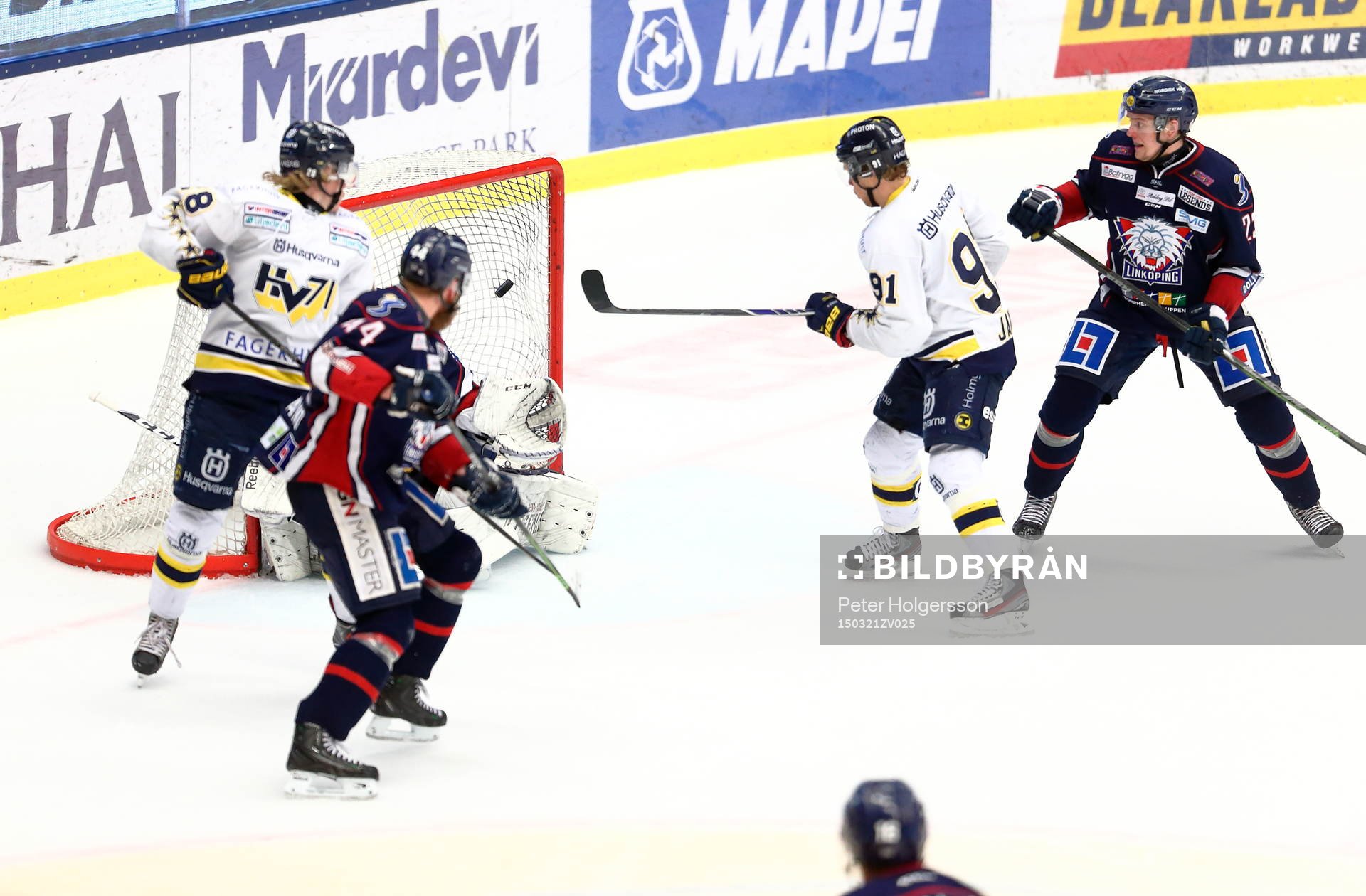 s Chris Campoli förbi skymd Linköpings David Rautio