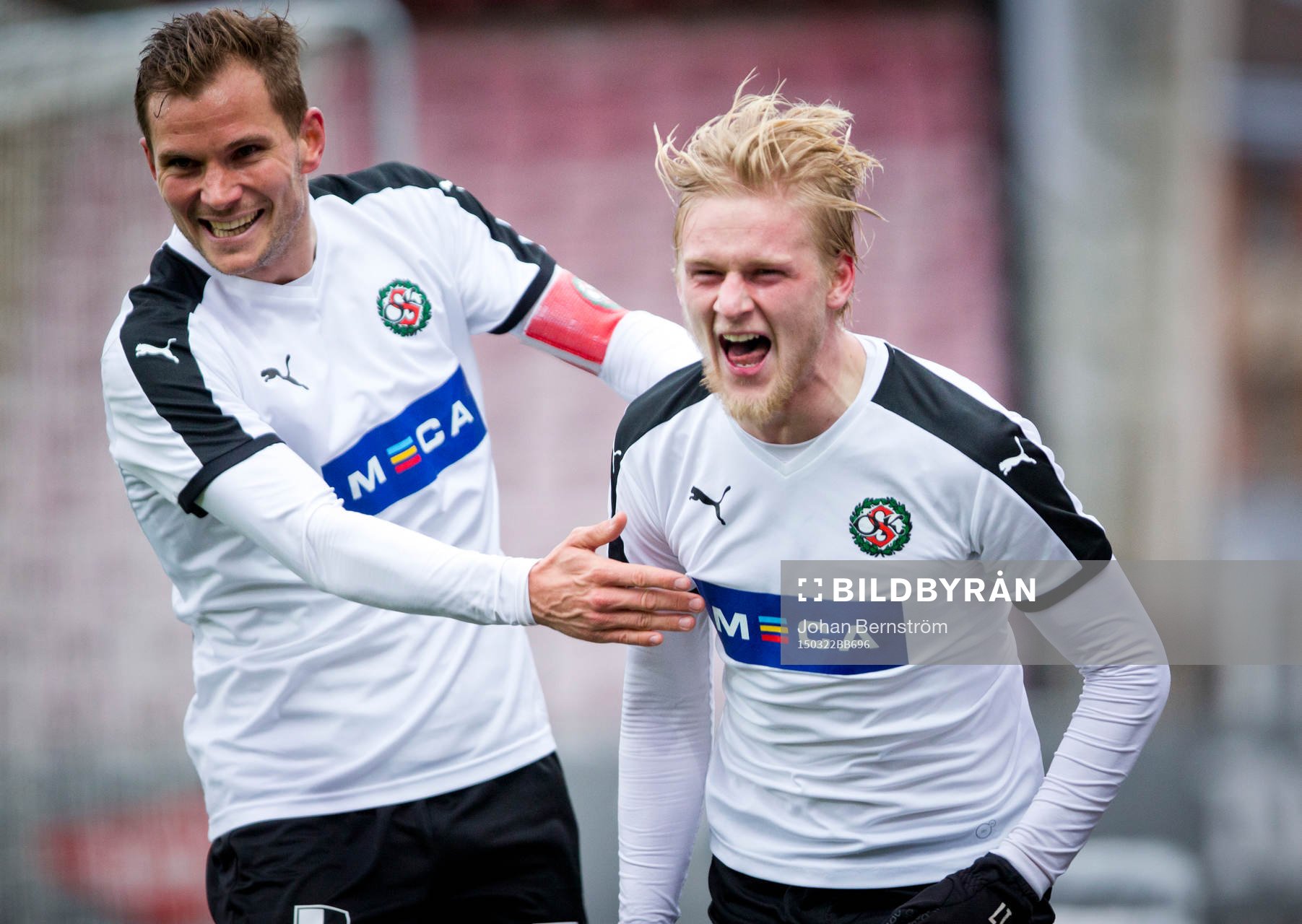 Örebros Karl Holmberg gör 2-0 och jublar med Robert