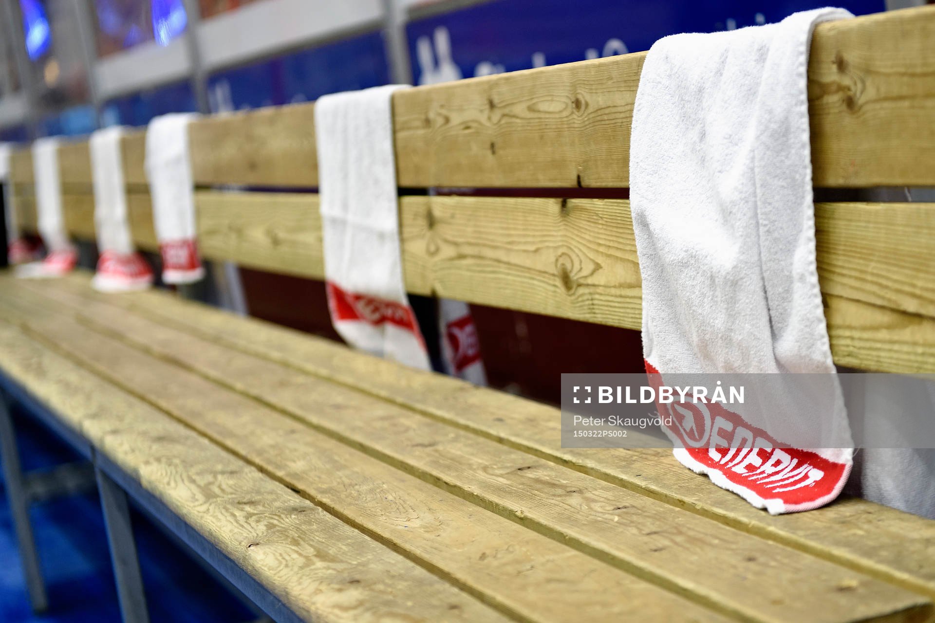 Handdukar ligger redo i Luleås bås innan kvartsfinal sex