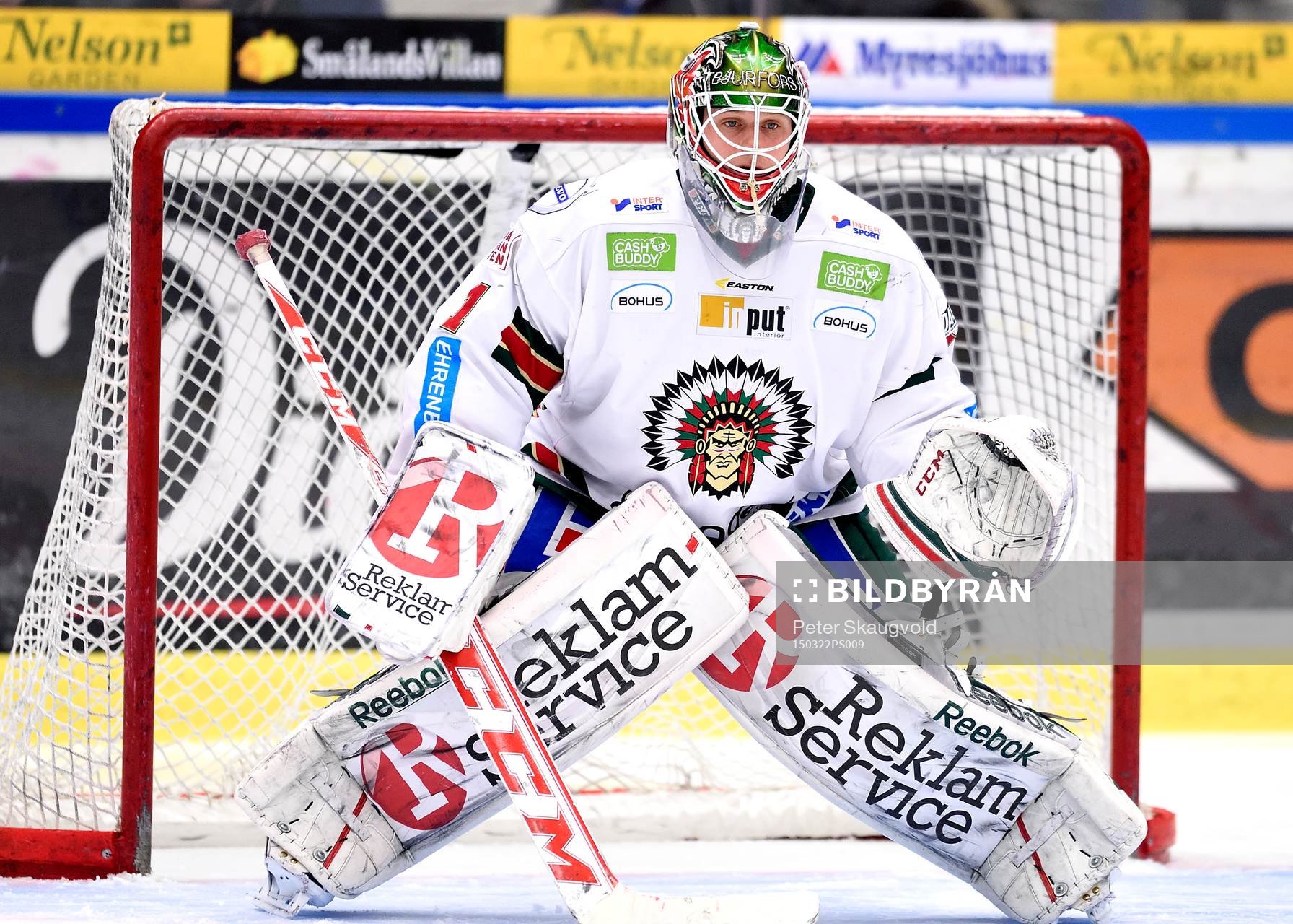 Frölundas målvakt Lars Johansson på uppvärmningen