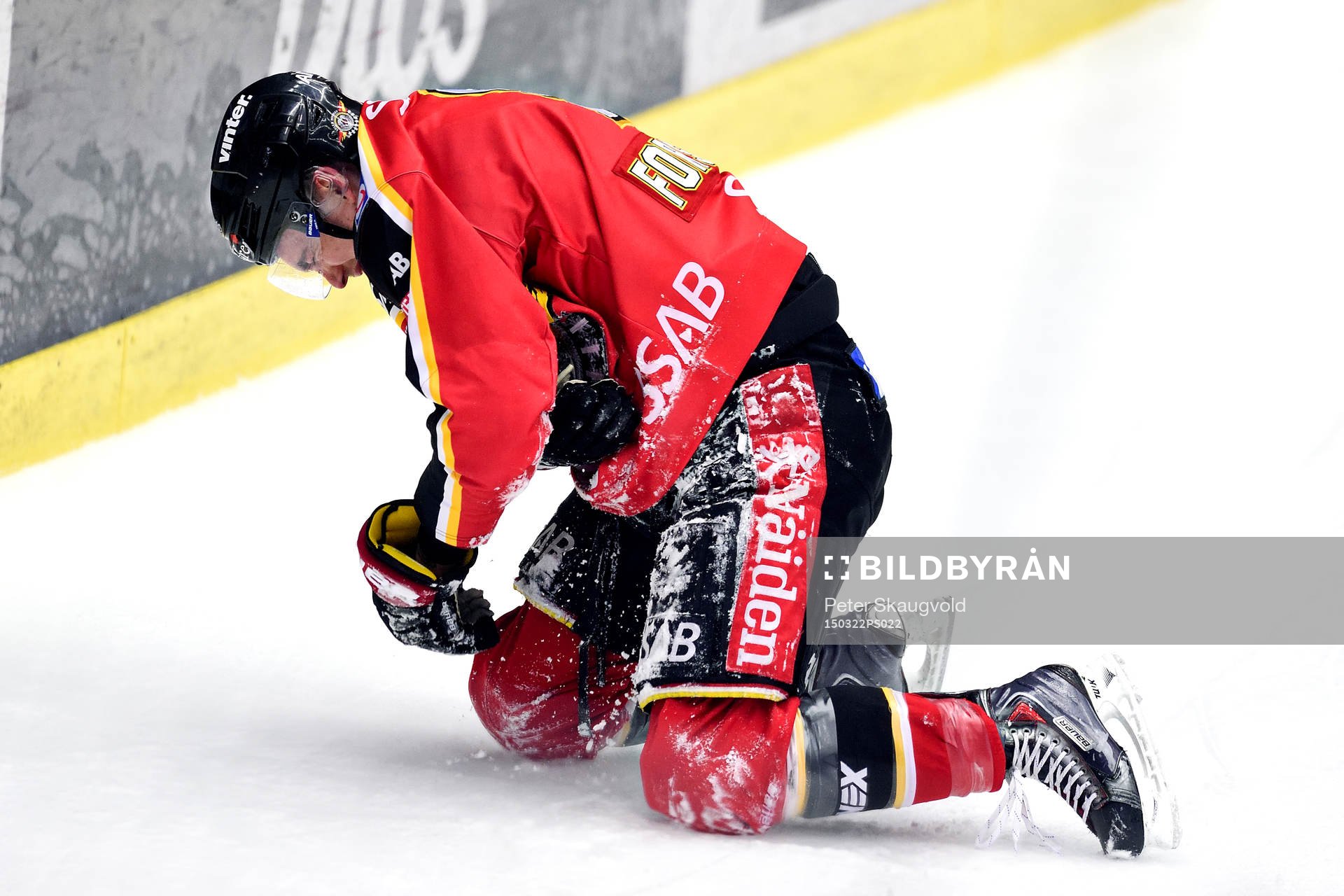 Luleås Johan Forsberg grinar illa