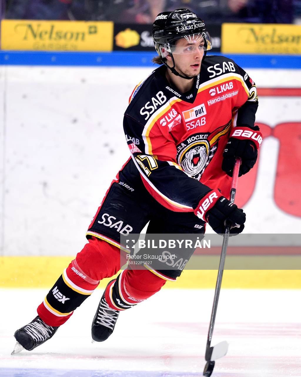 Luleås Daniel Zaar med pucken