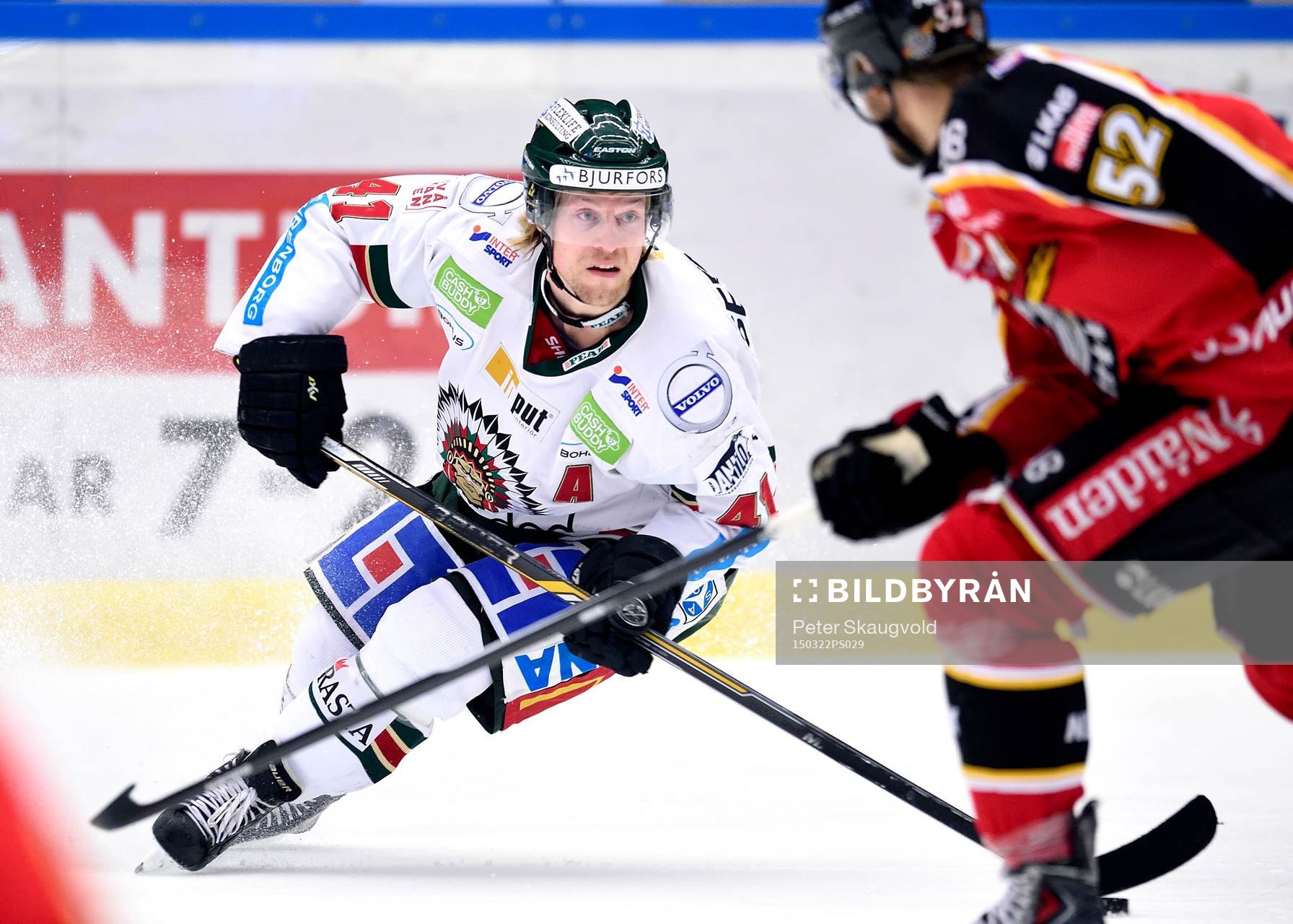 Frölundas Mathis Olimb med pucken
