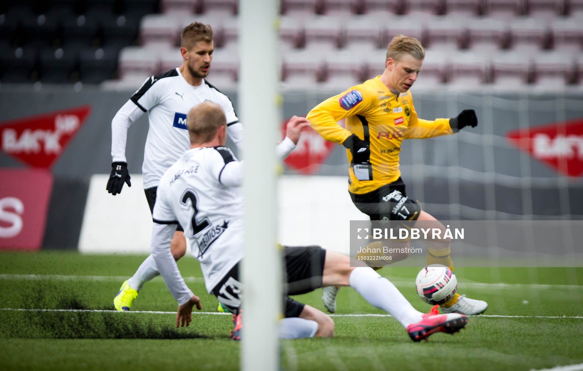 Elfsborgs Per Frick under fotbollsmatchen i Svenska cupen mellan Örebro och Elfsborg den 22 mars 2015 i Örebro.