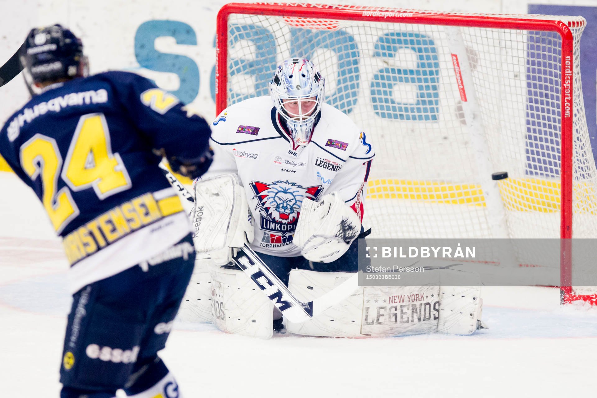 s Erik Christensen gör 1-0 bakom Linköpings målvakt