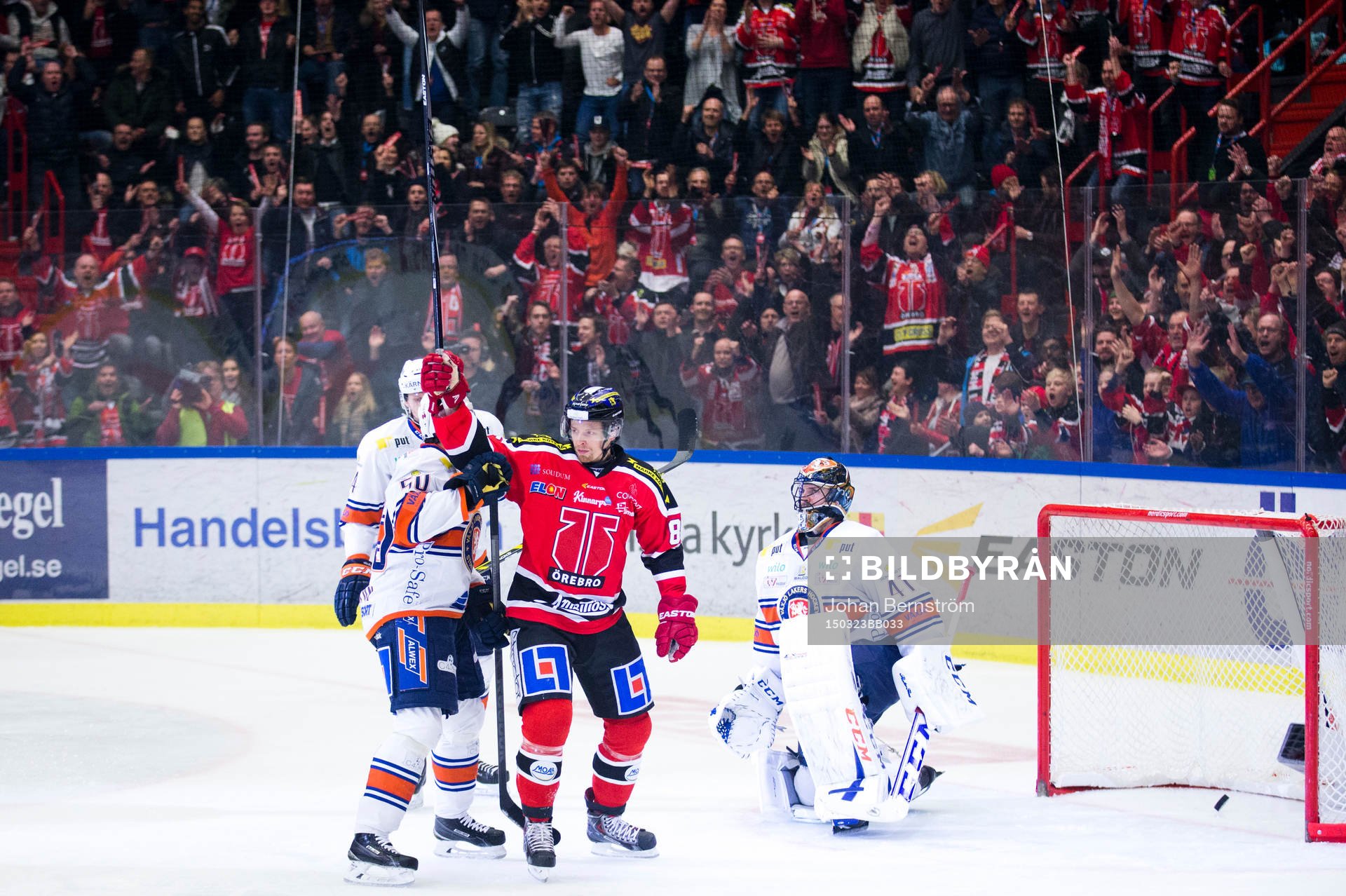 Örebros Kalle Olsson gör 1-0 och jublar