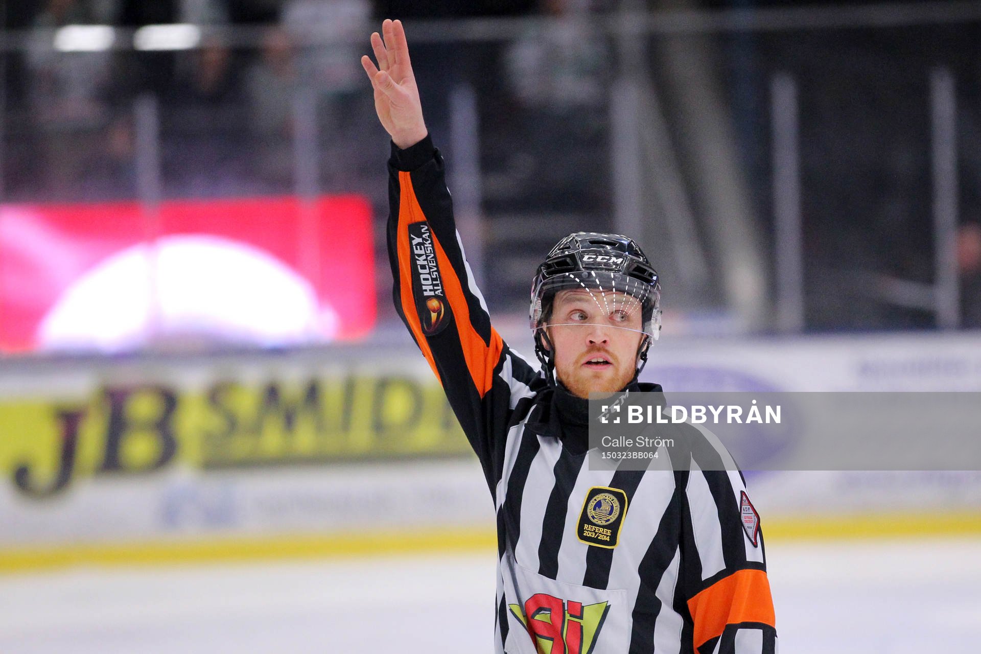Matchens huvuddomare Johan Häll