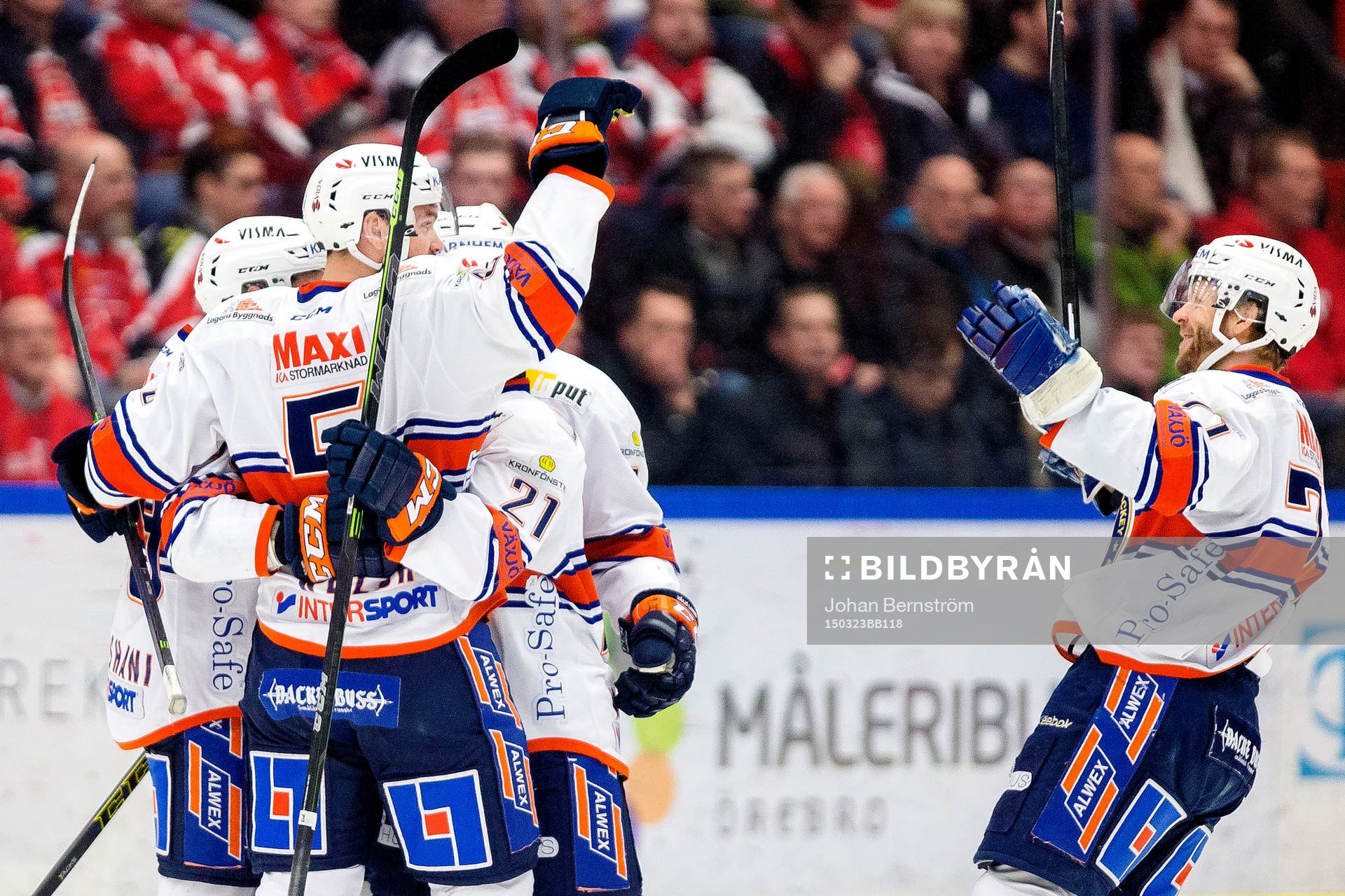 Växjös Noah Welch jublar med Tomi Kallio