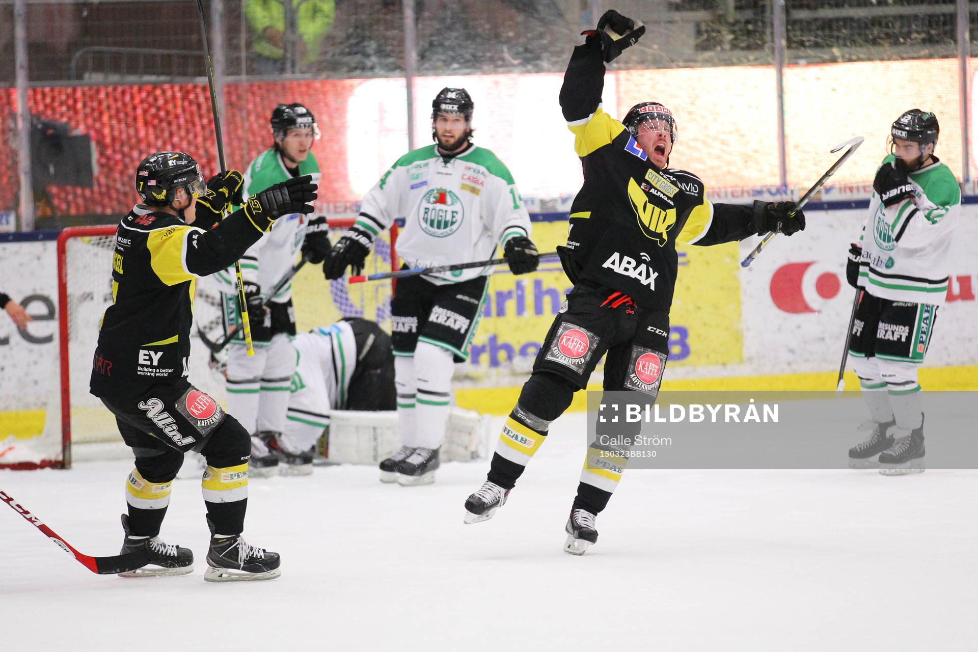 Västerås Stefan Gråhns (h) och Nicholas Angell (v) jublar