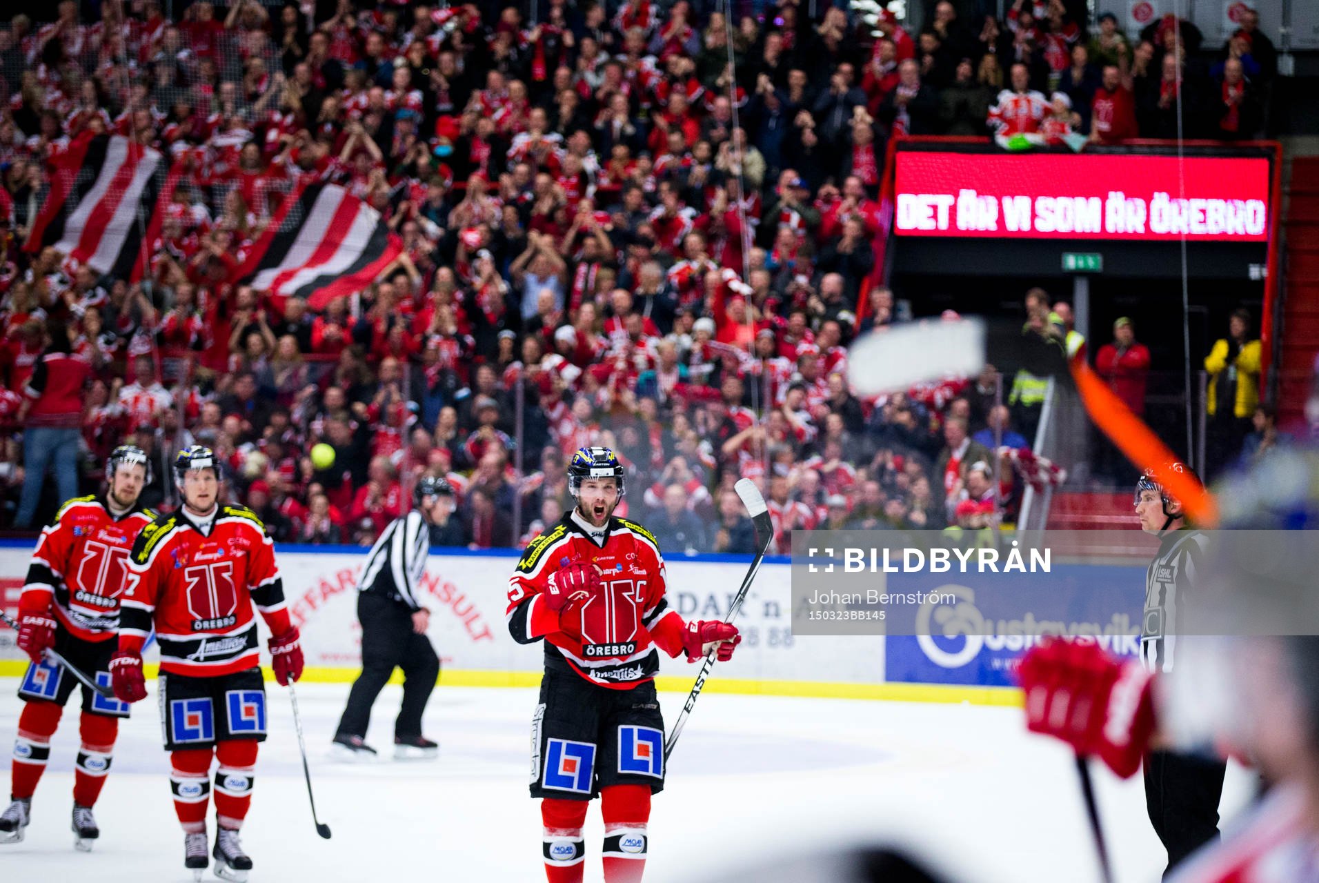 Örebros Henrik Löwdahl gör 4-3 och jublar