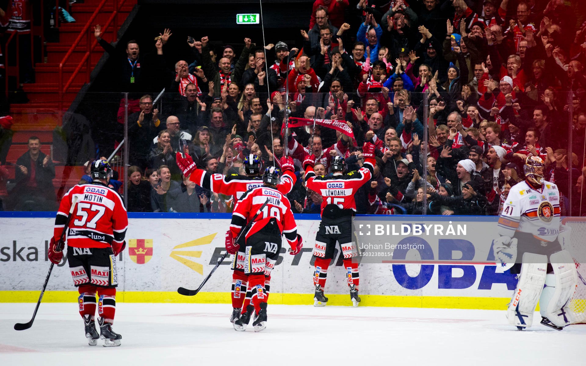 Örebros Henrik Löwdahl gör 4-3 och jublar