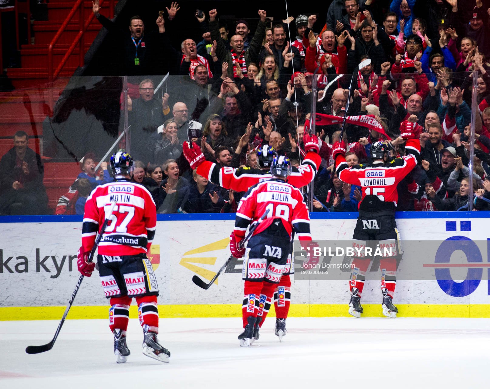 Örebros Henrik Löwdahl gör 4-3 och jublar