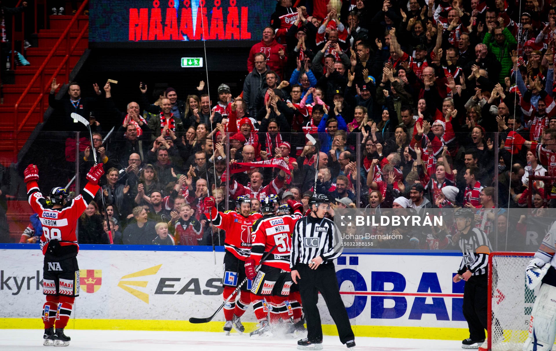 Örebros Henrik Löwdahl gör 4-3 och jublar