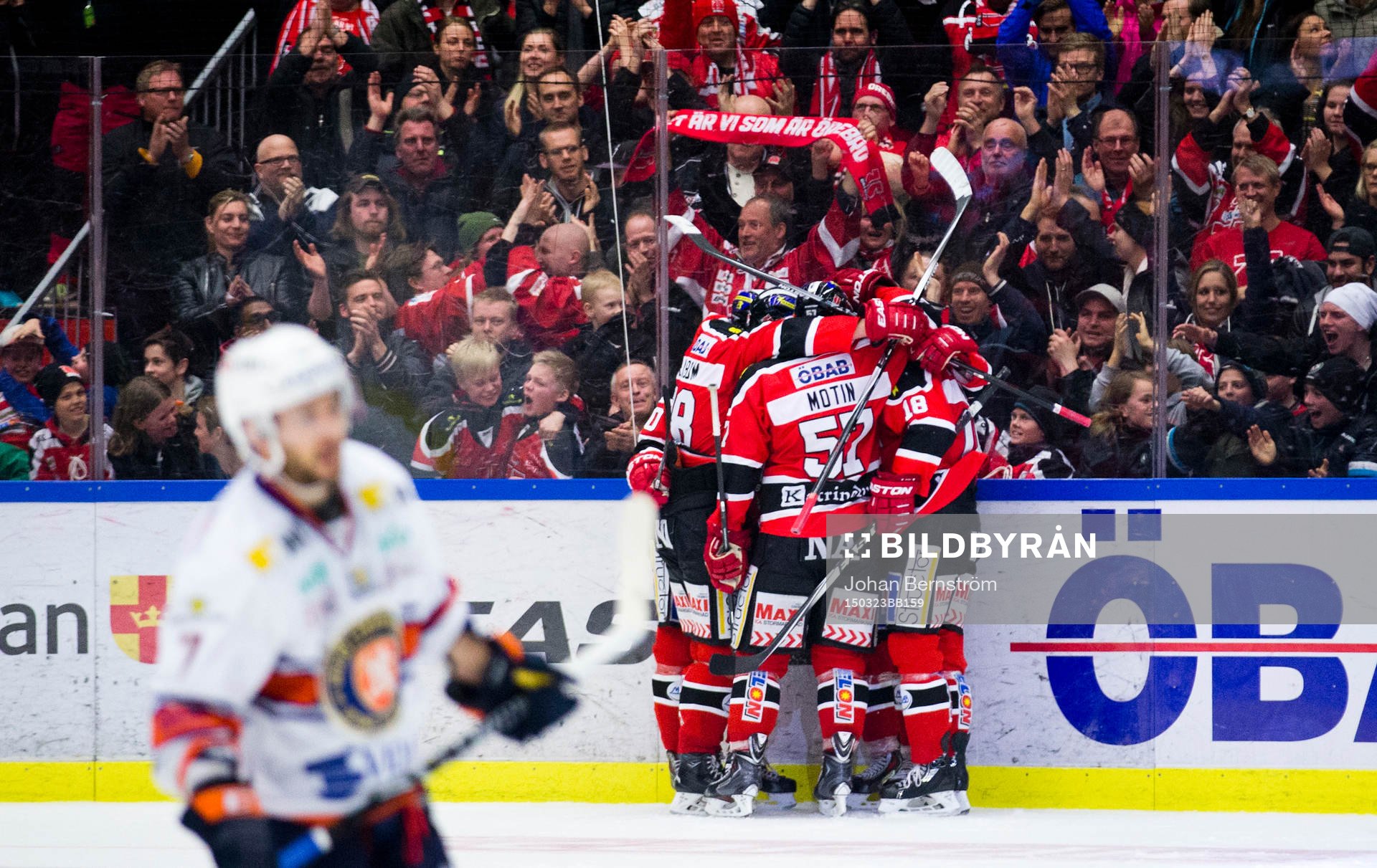 Örebros Henrik Löwdahl gör 4-3 och jublar