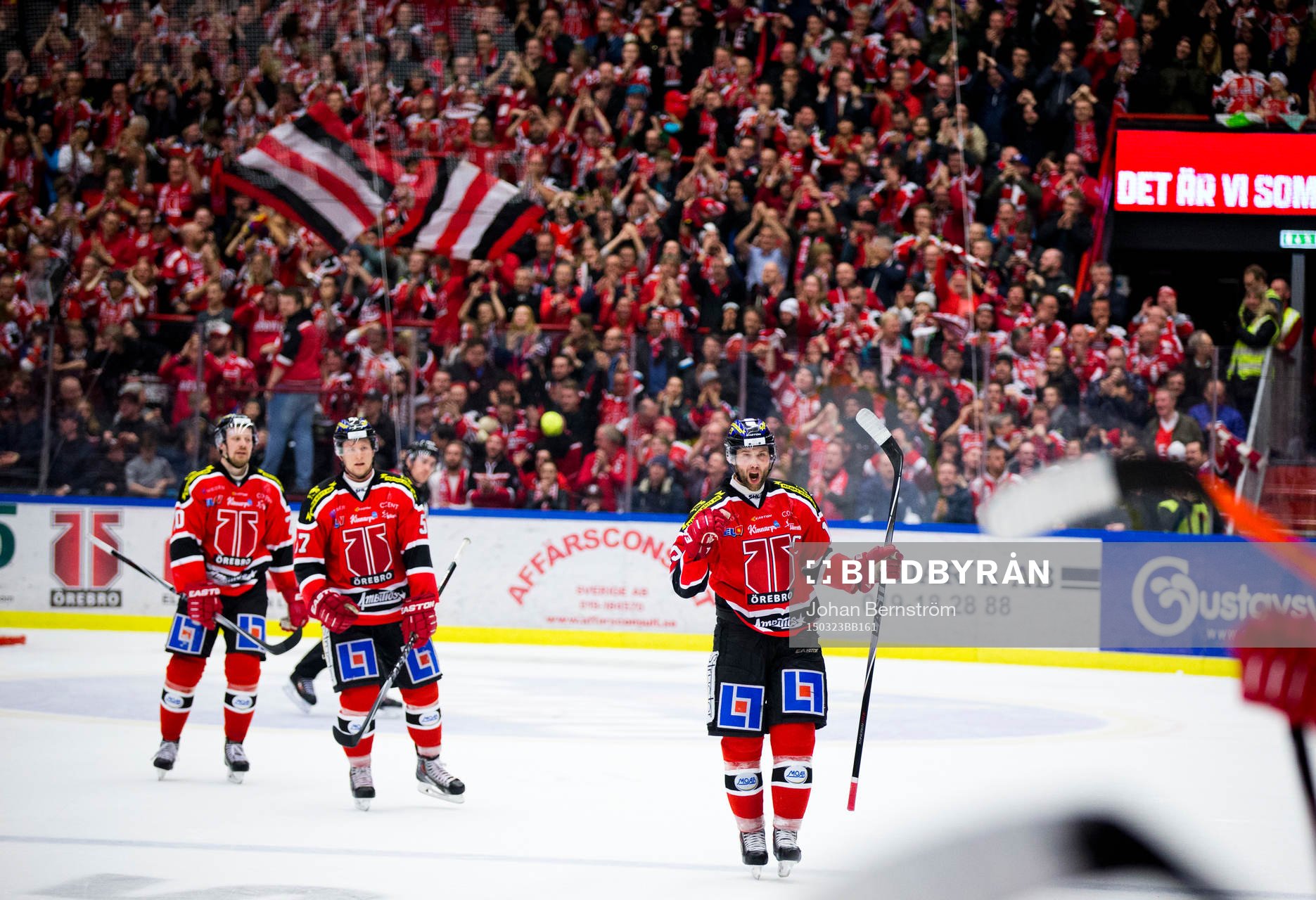 Örebros Henrik Löwdahl gör 4-3 och jublar