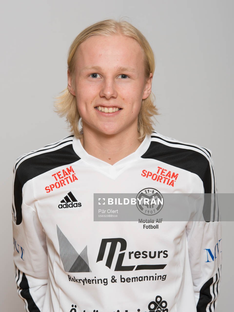 Simon Karlsson poserar för ett porträtt den 23 mars 2015 i Motala.