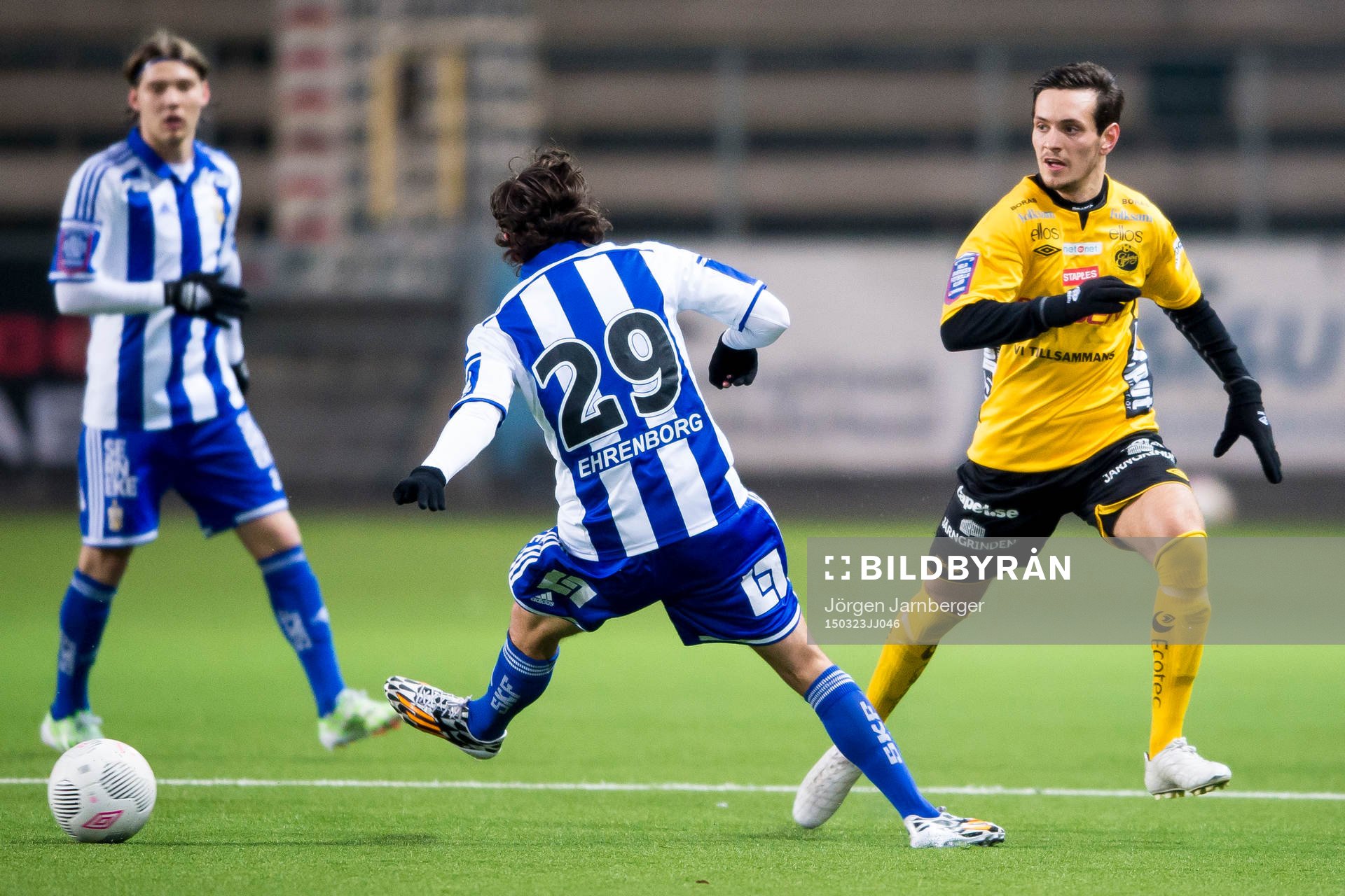 Elfsborgs Liridon Gashi tar sig förbi IFK Göteborgs