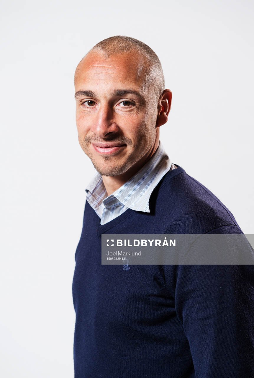 Helsingborgs tränare Henrik Larsson poserar för ett porträtt under en upptaktsträff för Allsvenskan i fotboll den 23 mars 2015 i Stockholm.