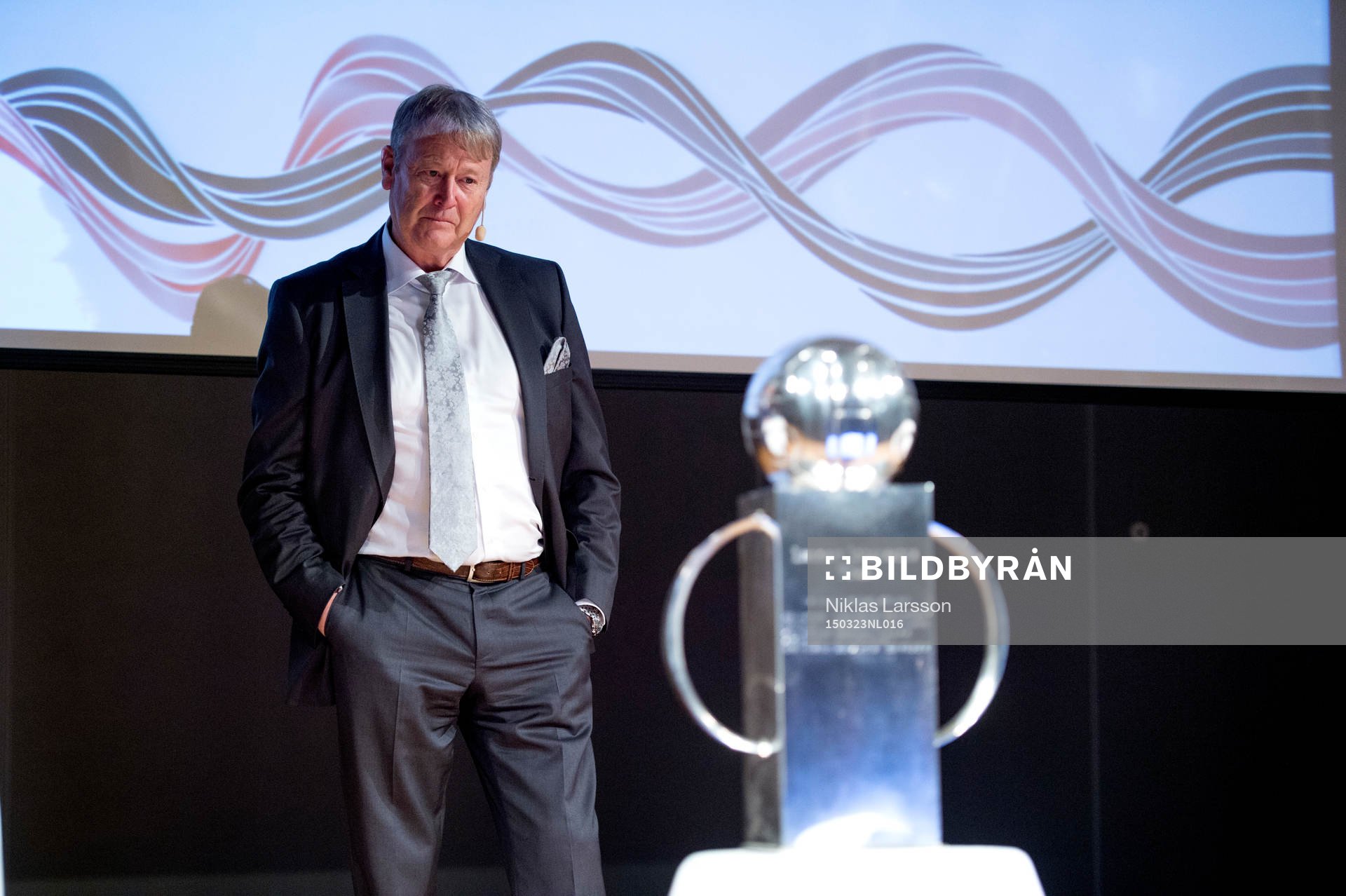 Åge Hareide, tränare Malmö med Lennart Johanssons Pokal