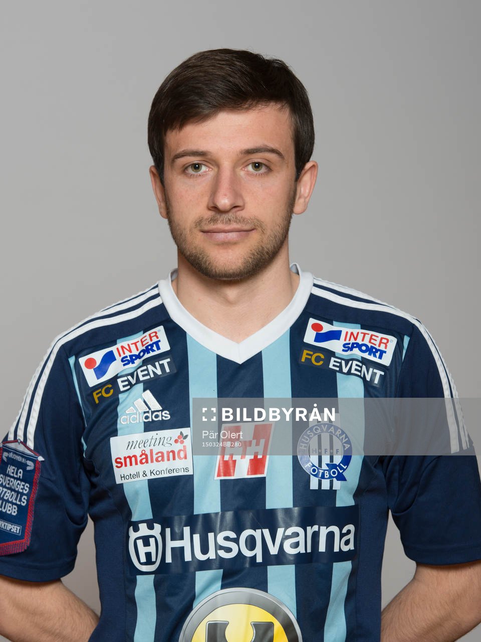 Semir Agovic poserar för ett porträtt den 24 mars 2015 i Husqvarna.